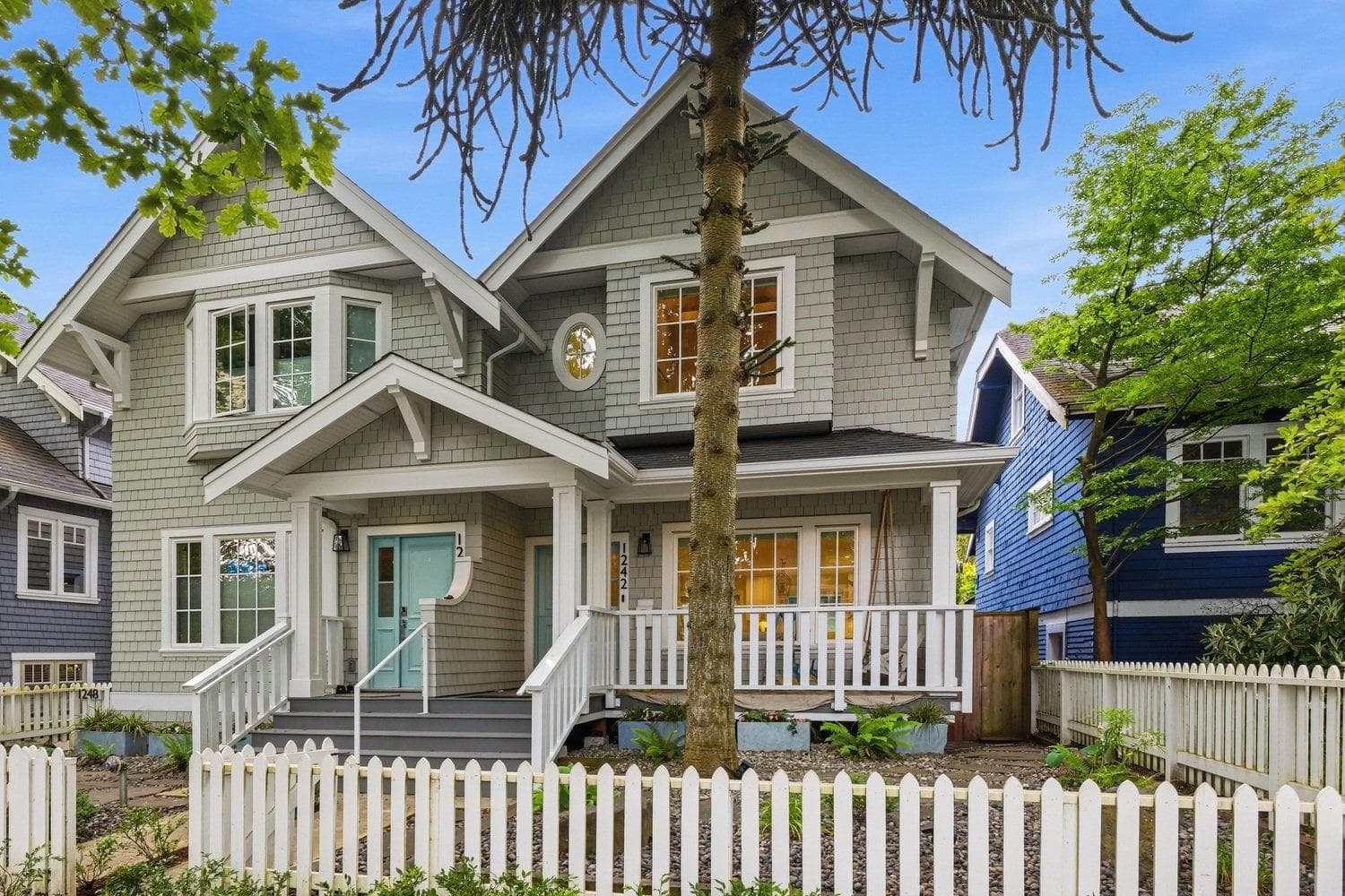 1242 E 23rd Avenue, Vancouver, V5V 1Y9 — photo 1