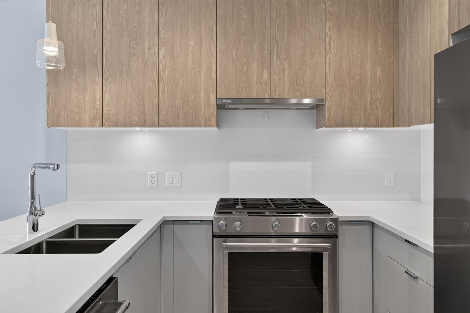 210 - 108 E 8th Street, North Vancouver, V7L 0H1 — photo 4