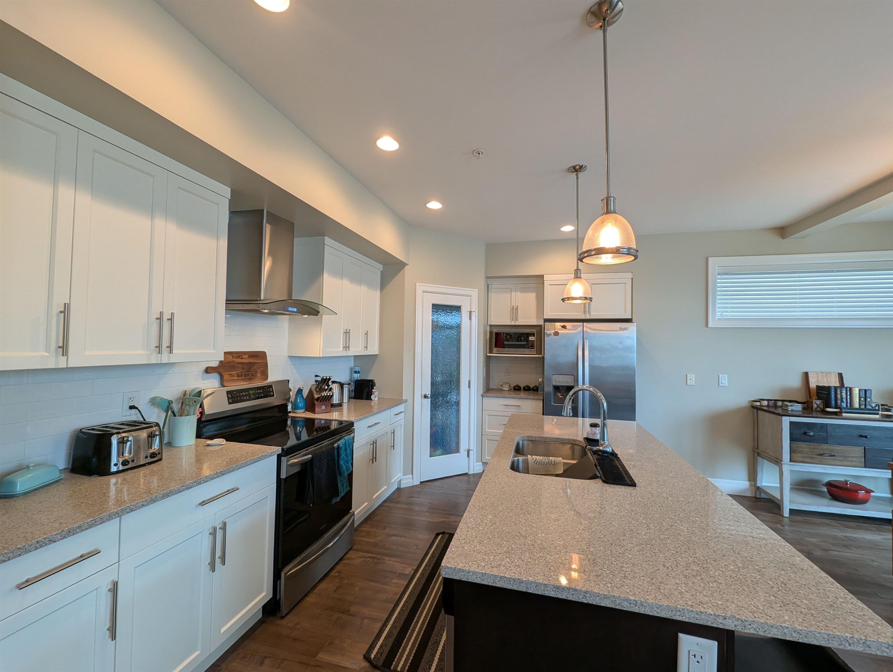 A - 46986 Russell Road, Chilliwack, V2R 4V7 — photo 5