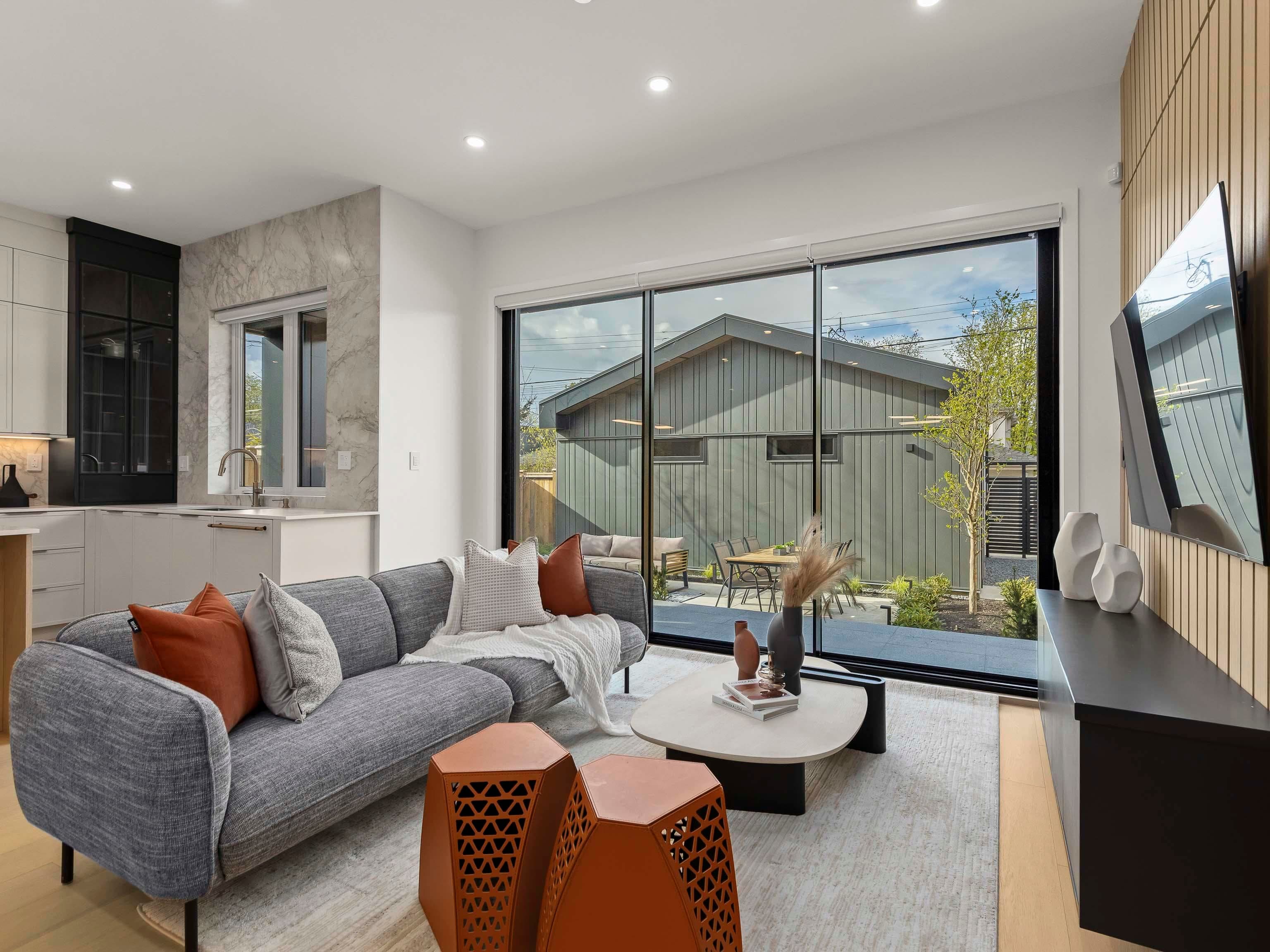 2 - 3255 W 13th Avenue, Vancouver