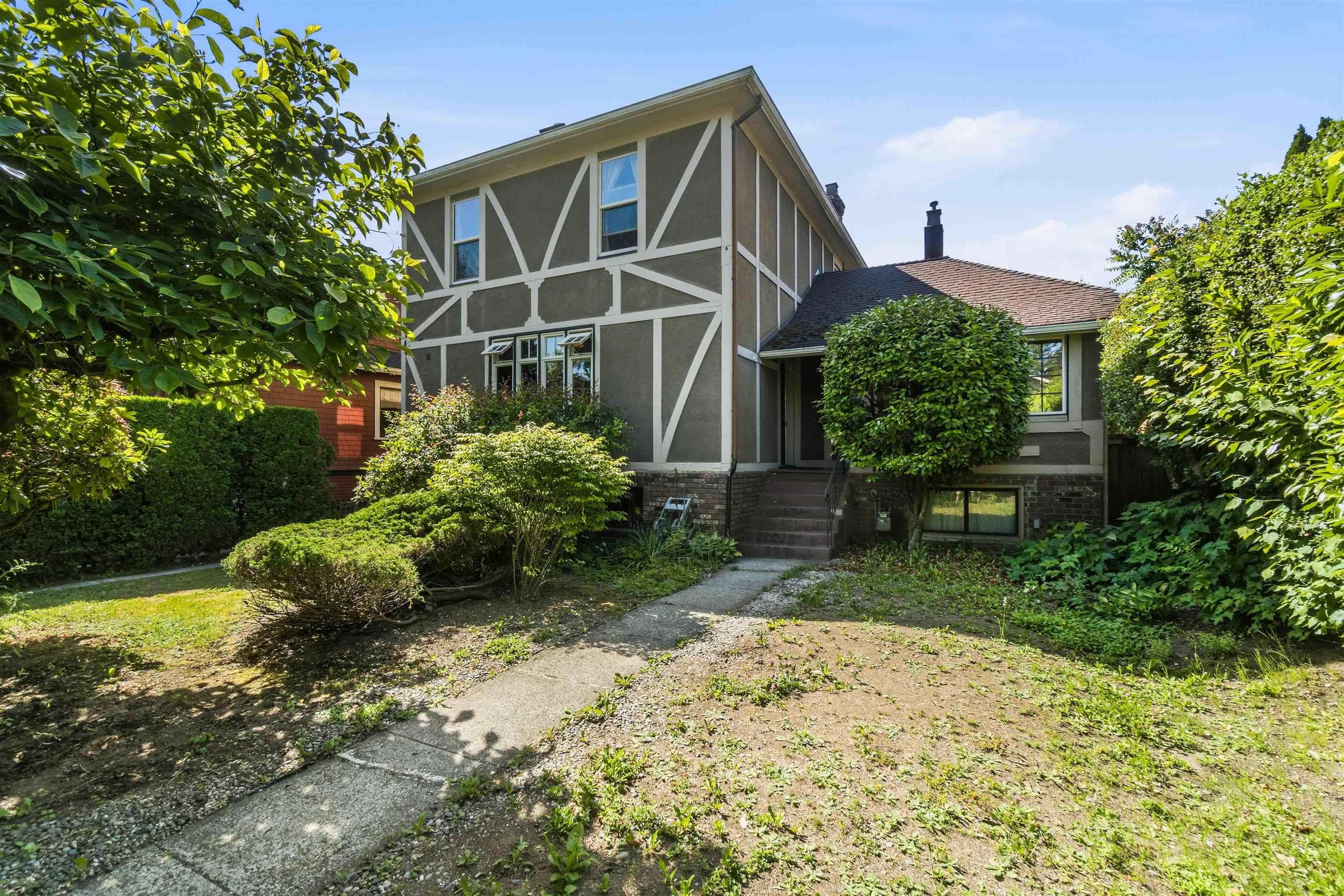 205 Fourth Avenue, New Westminster, V3L 1N5 — photo 1