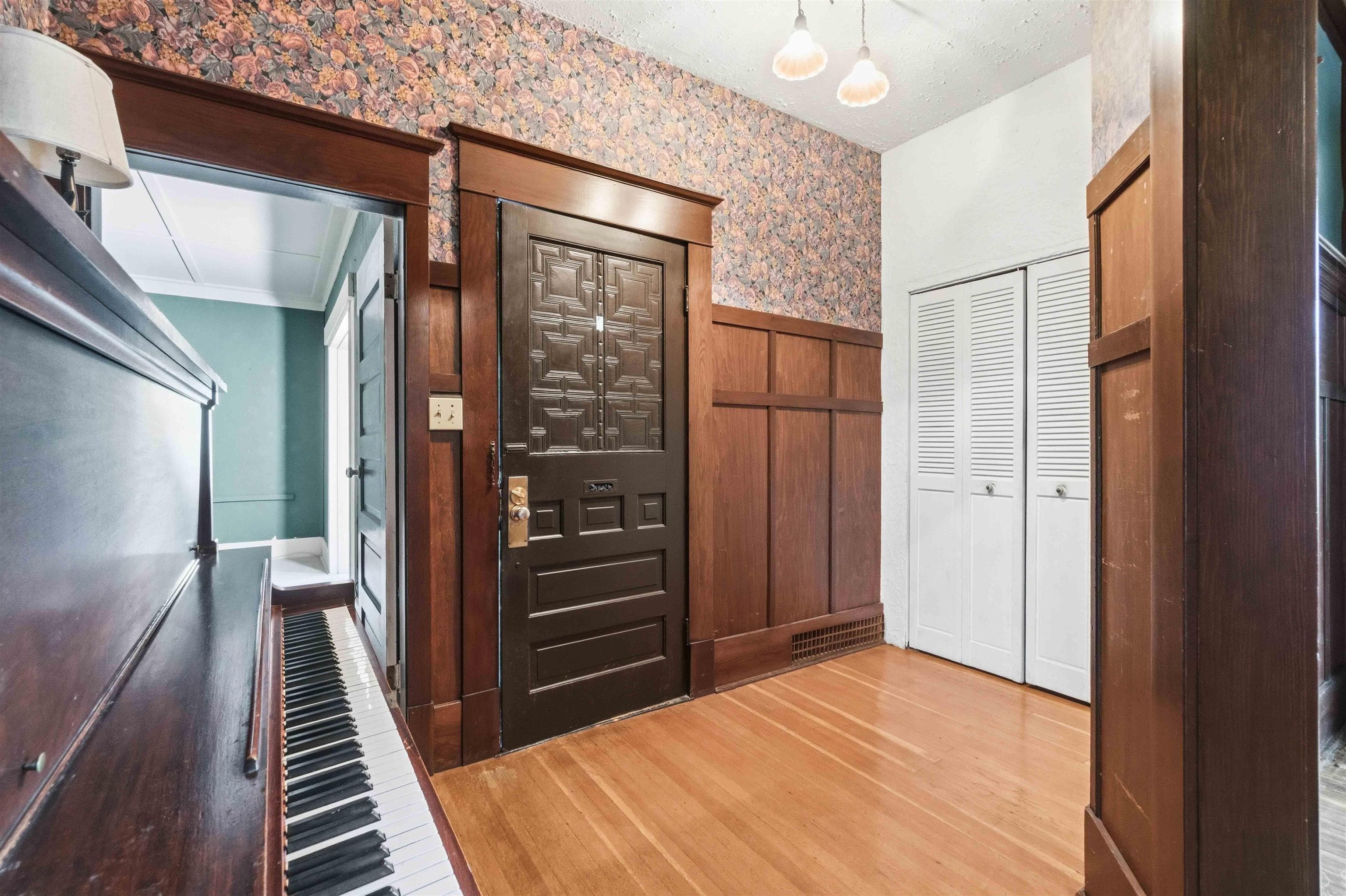 205 Fourth Avenue, New Westminster, V3L 1N5 — photo 5