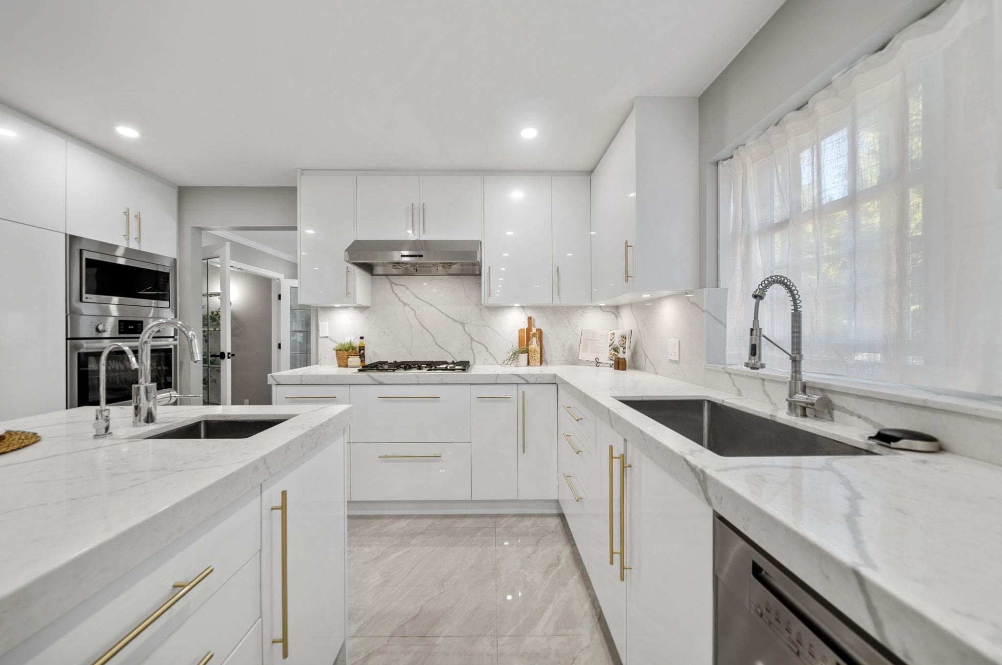2480 Gale Avenue, Coquitlam, V3K 6B6 — photo 3