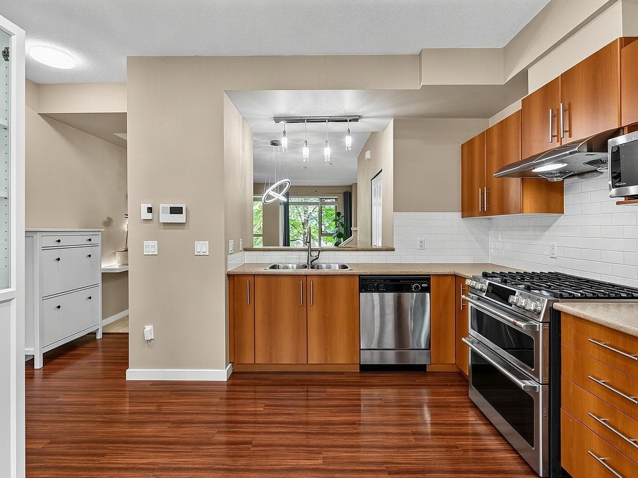 122 - 9229 University Crescent, Burnaby, V5A 4Z2 — photo 5