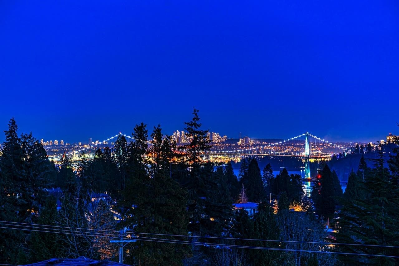 2272 Nelson Avenue, West Vancouver, V7V 2P8 — photo 2