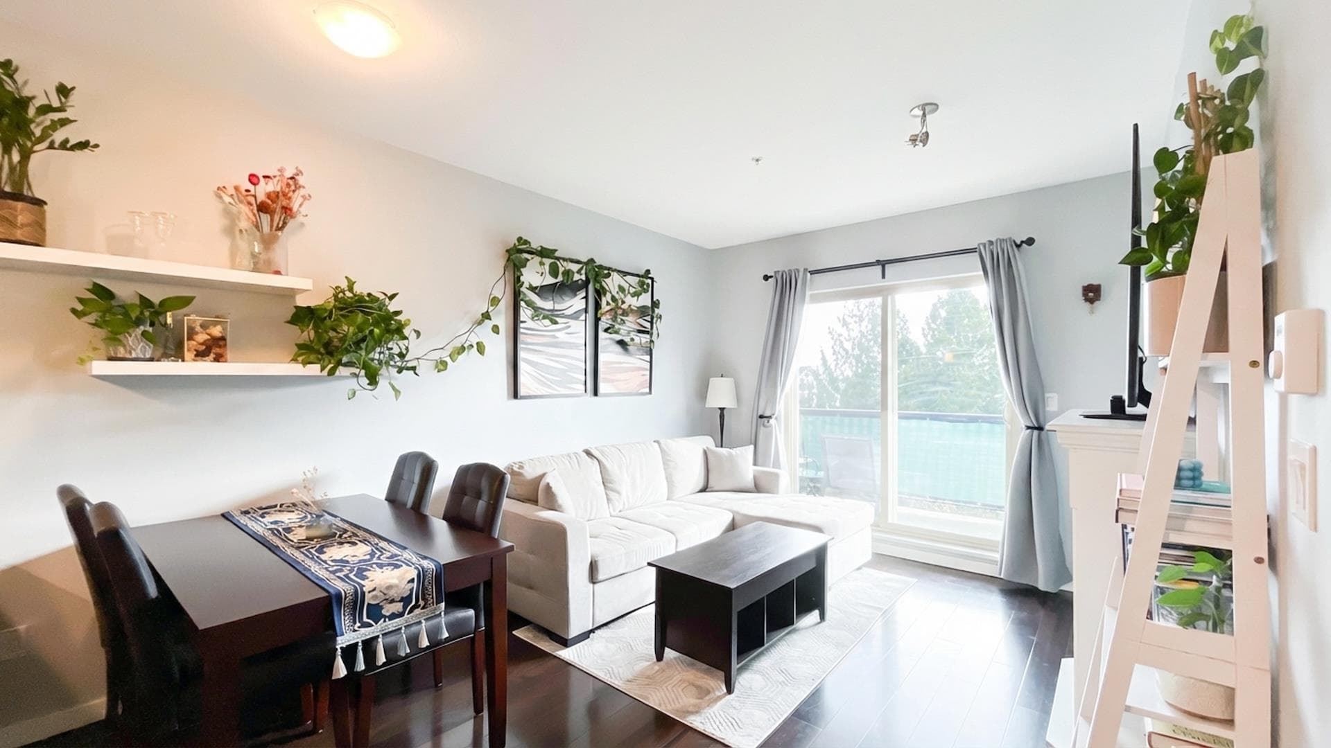 308 - 22290 North Avenue, Maple Ridge, V2X 8Z8 — photo 2