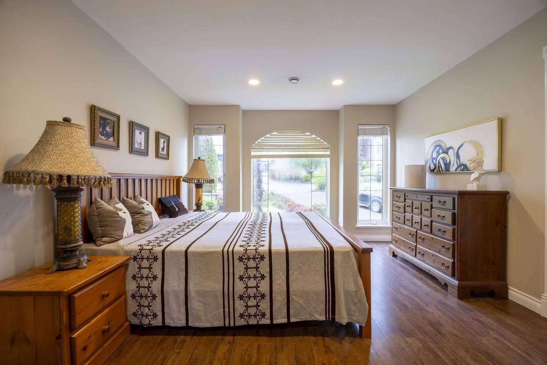 1527 Giles Place, Burnaby, V5A 3K7 — photo 4