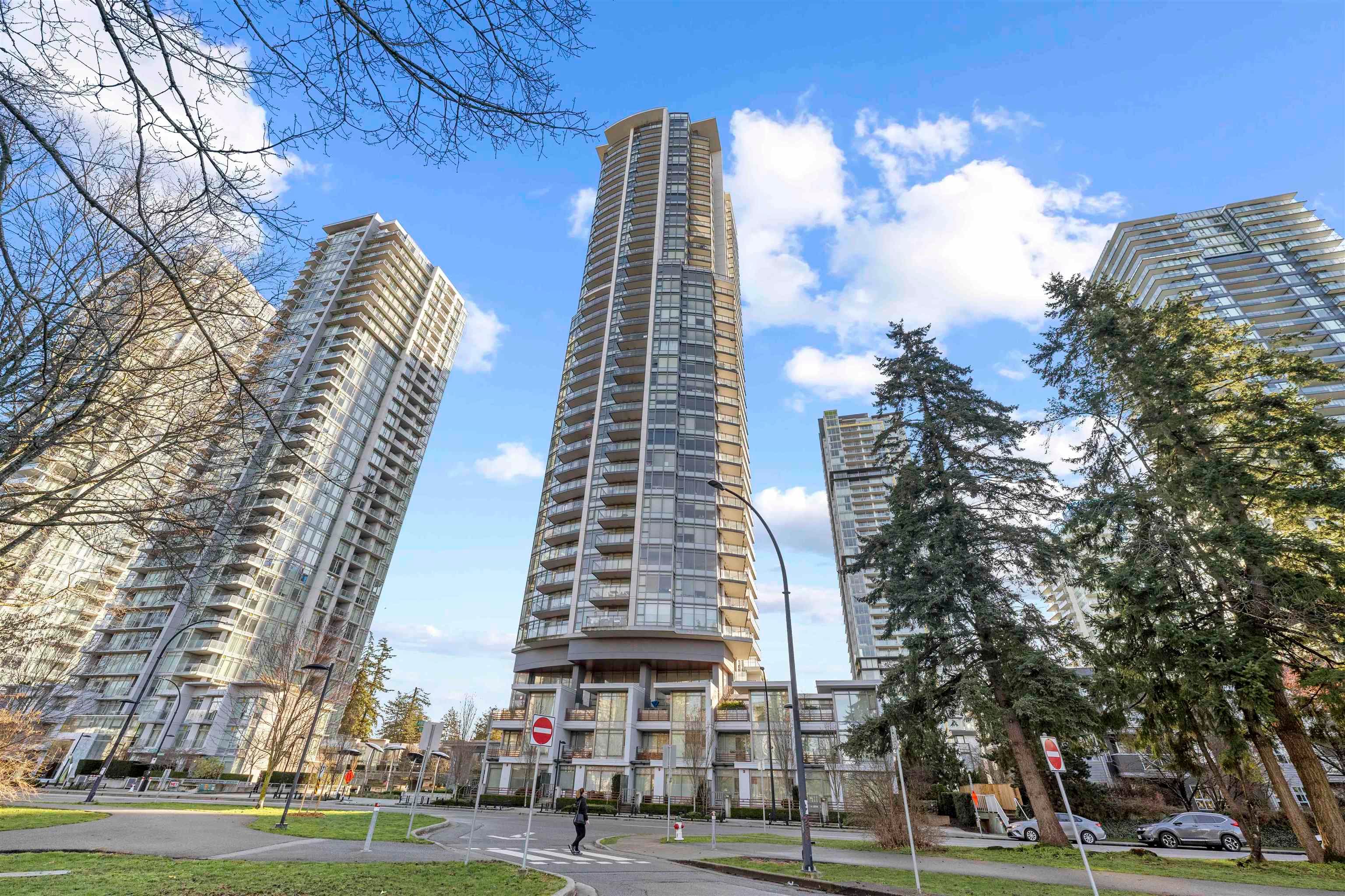 3705 - 4900 Lennox Lane, Burnaby, V5H 0G9 — photo 1