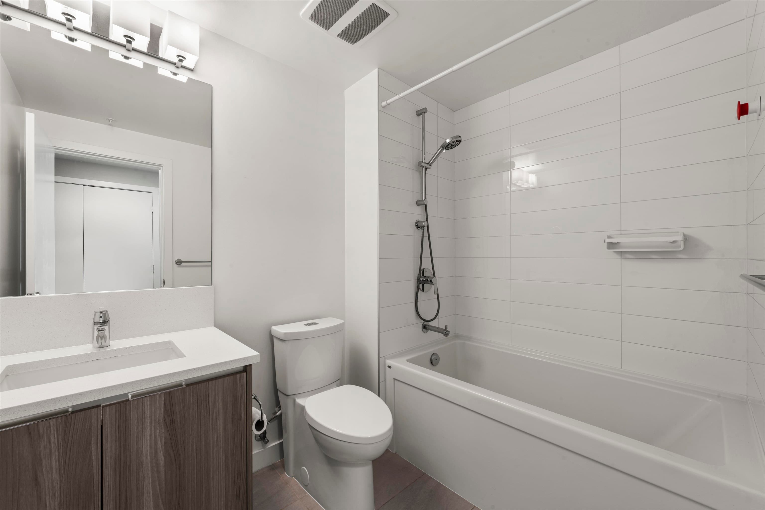 3705 - 4900 Lennox Lane, Burnaby, V5H 0G9 — photo 4