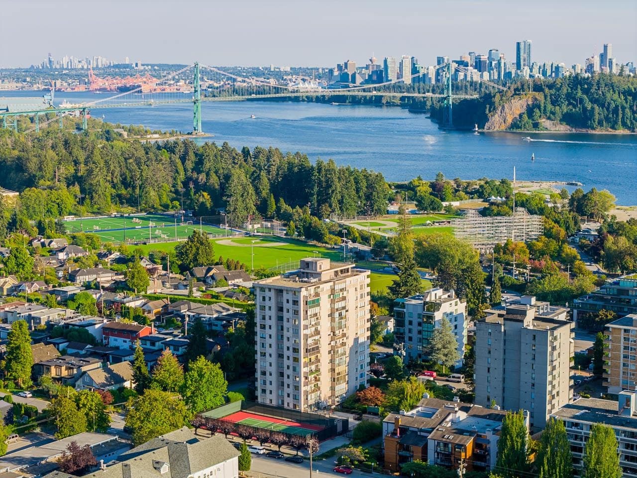 1102 - 555 13th Street, West Vancouver