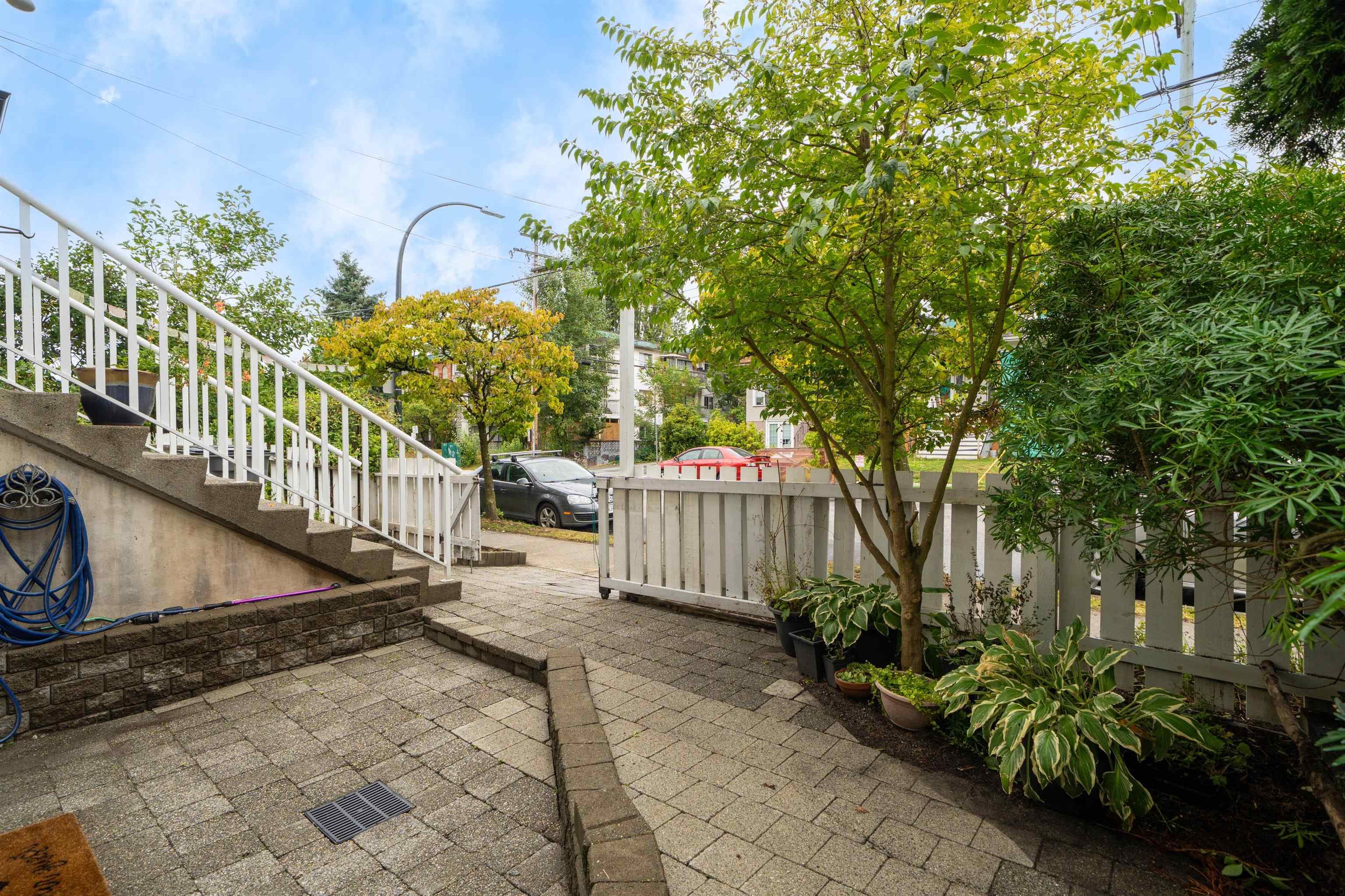 2537 Woodland Drive, Vancouver, V5N 3P4 — photo 3