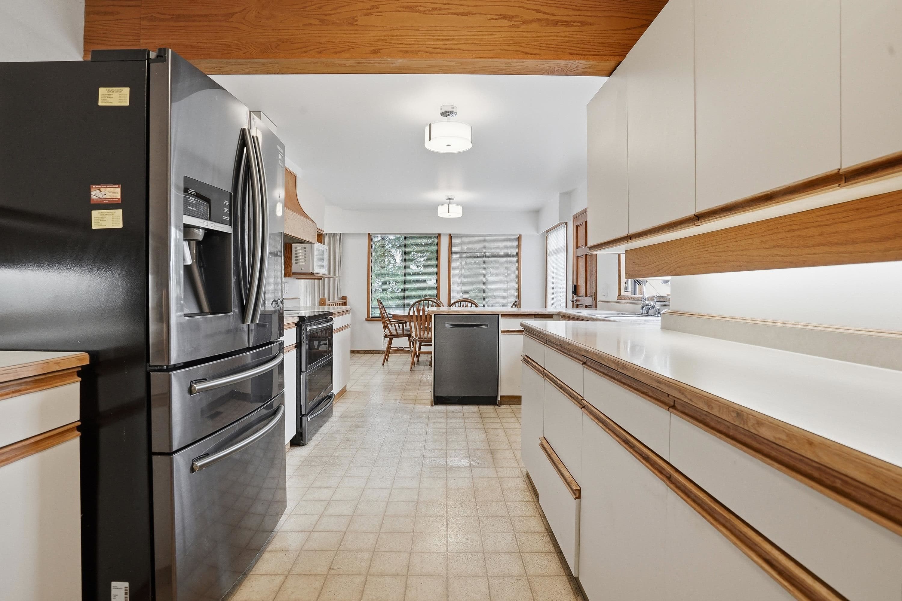2030 Jordan Drive, Burnaby, V5B 4E8 — photo 5