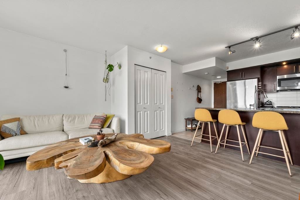 1003 - 1650 W 7th Avenue, Vancouver, V6J 5N1 — photo 2