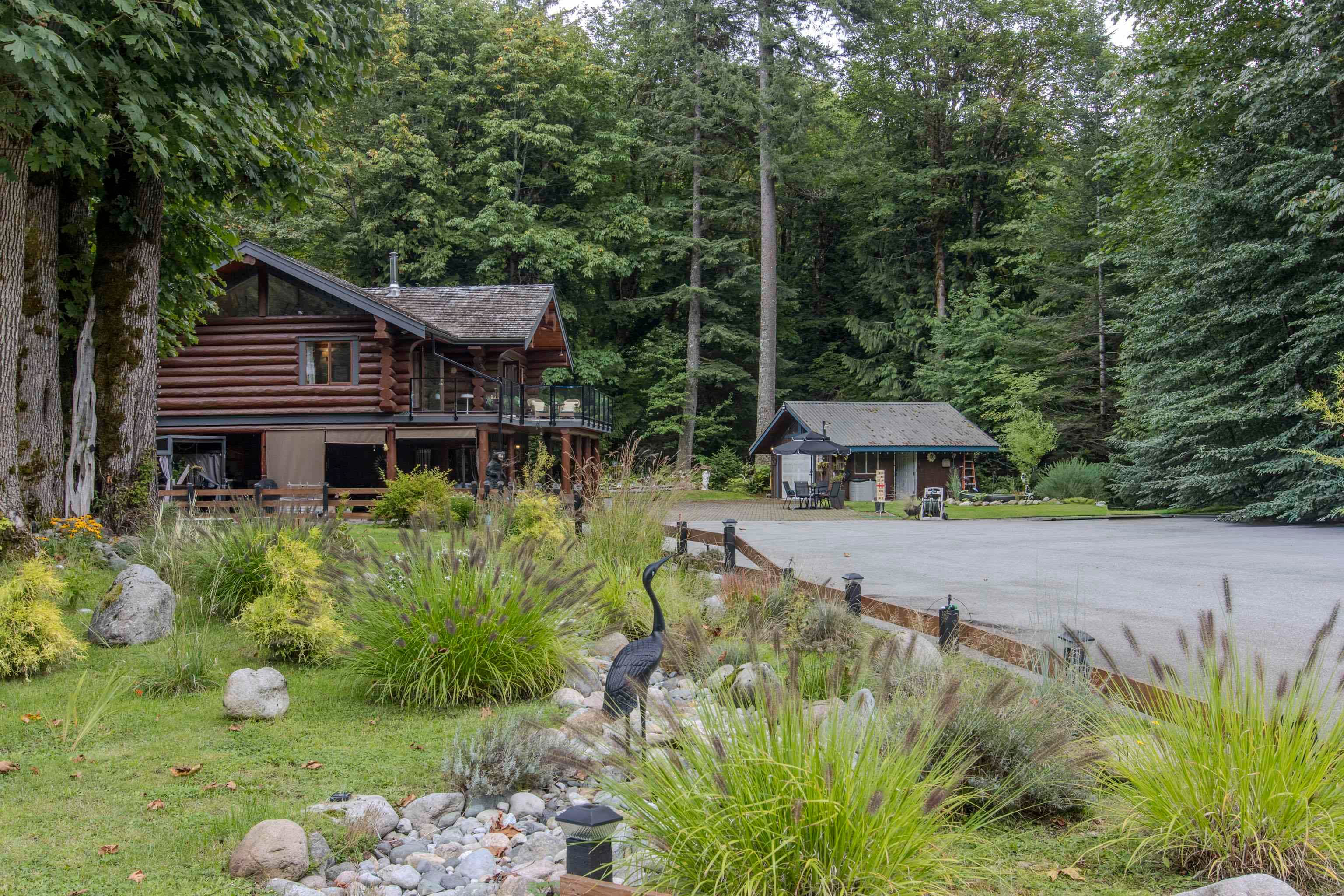 2020 Paradise Valley Road, Squamish, V0N 1H0 — photo 1