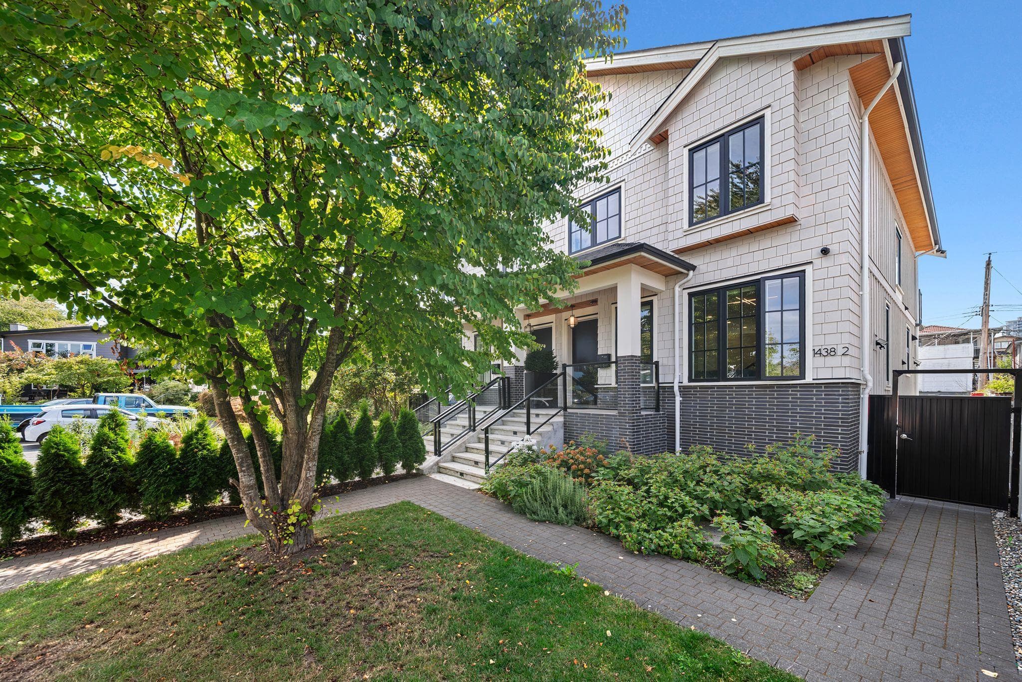 1438 E 17th Avenue, Vancouver, V5N 2G8 — photo 1