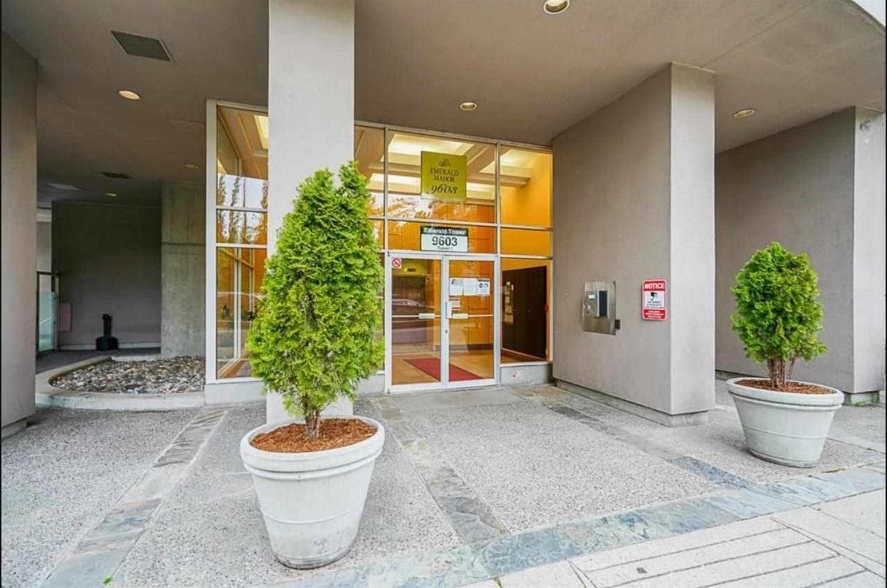 803 - 9603 Manchester Drive, Burnaby, V3N 4Y7 — photo 2