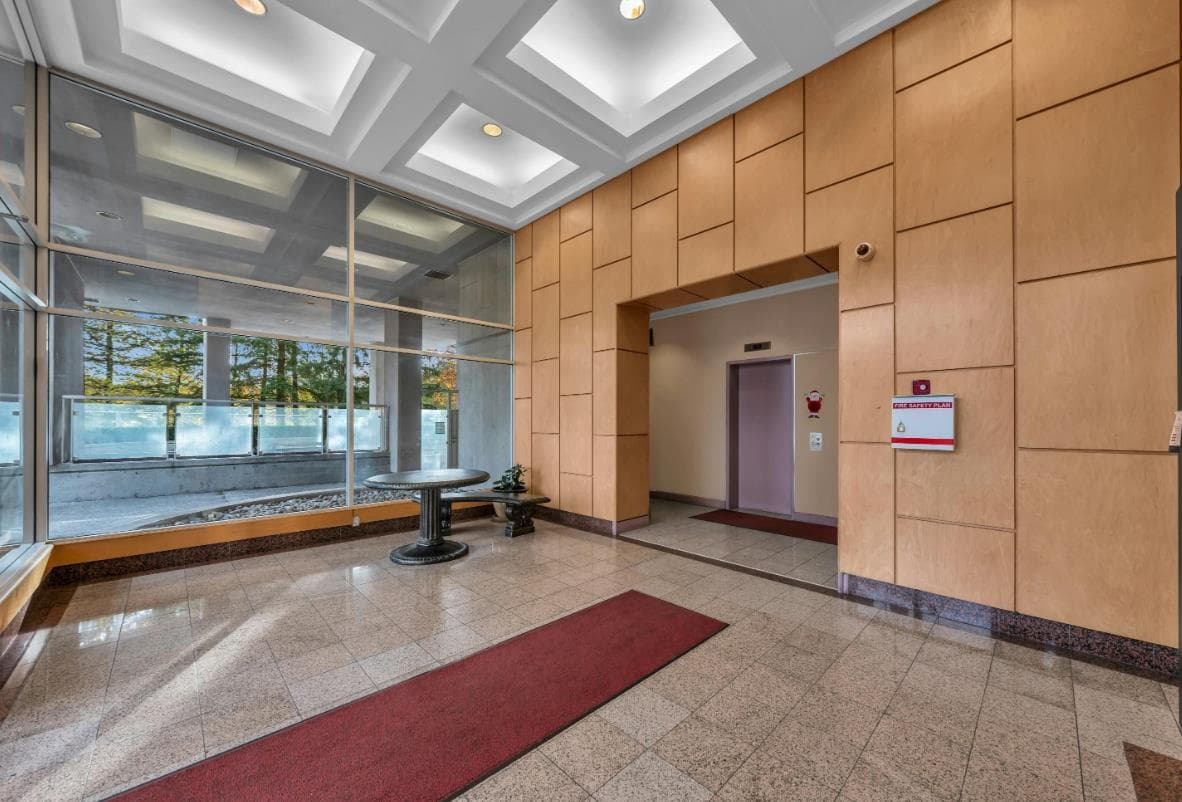 803 - 9603 Manchester Drive, Burnaby, V3N 4Y7 — photo 4