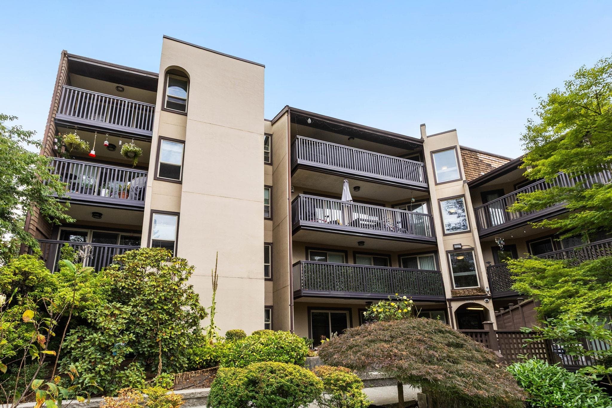 210 - 9867 Manchester Drive, Burnaby