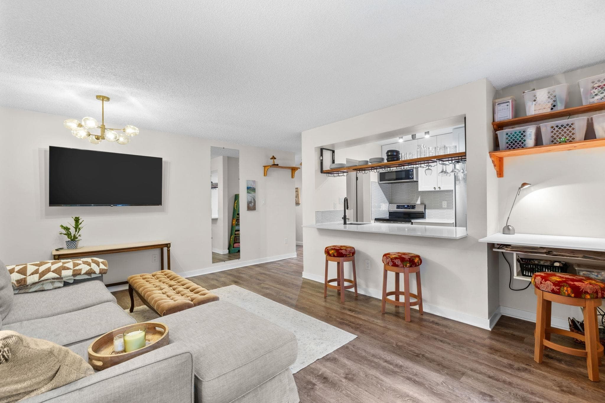 210 - 9867 Manchester Drive, Burnaby, V3N 4P6 — photo 5