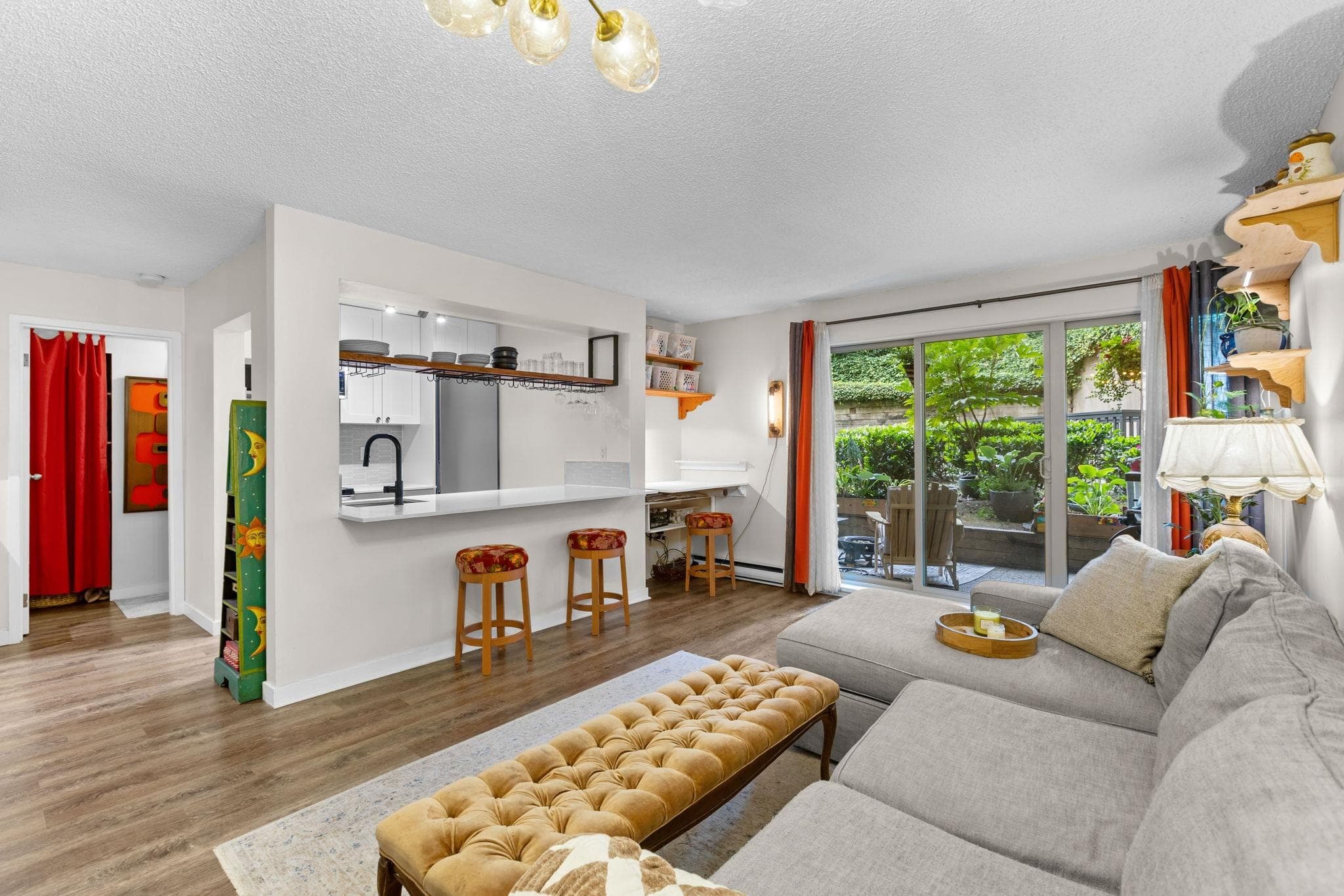 210 - 9867 Manchester Drive, Burnaby, V3N 4P6 — photo 4