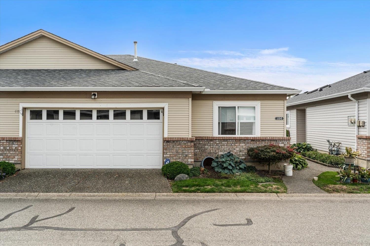 186 - 8485 Young Road, Chilliwack, V2P 7Y7 — photo 1