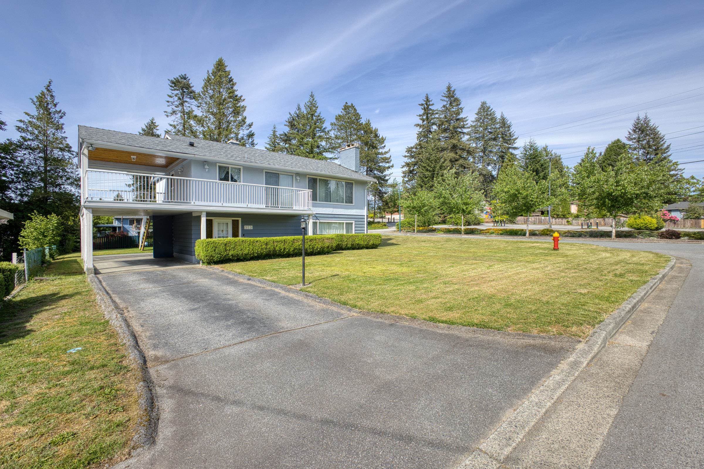 929 Grover Avenue, Coquitlam, V3J 3E4 — photo 2
