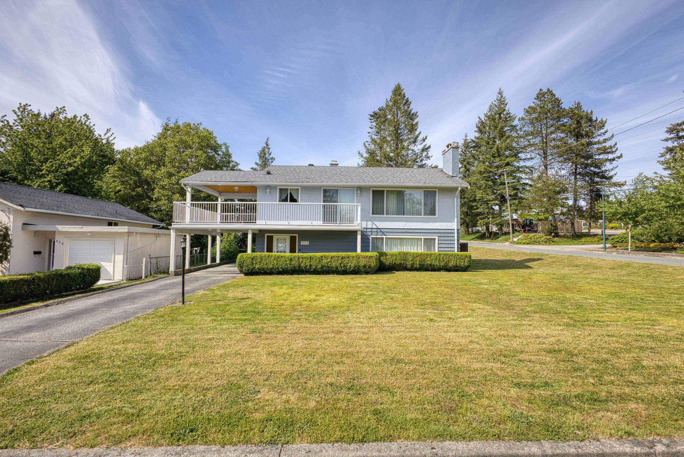 929 Grover Avenue, Coquitlam, V3J 3E4 — photo 1