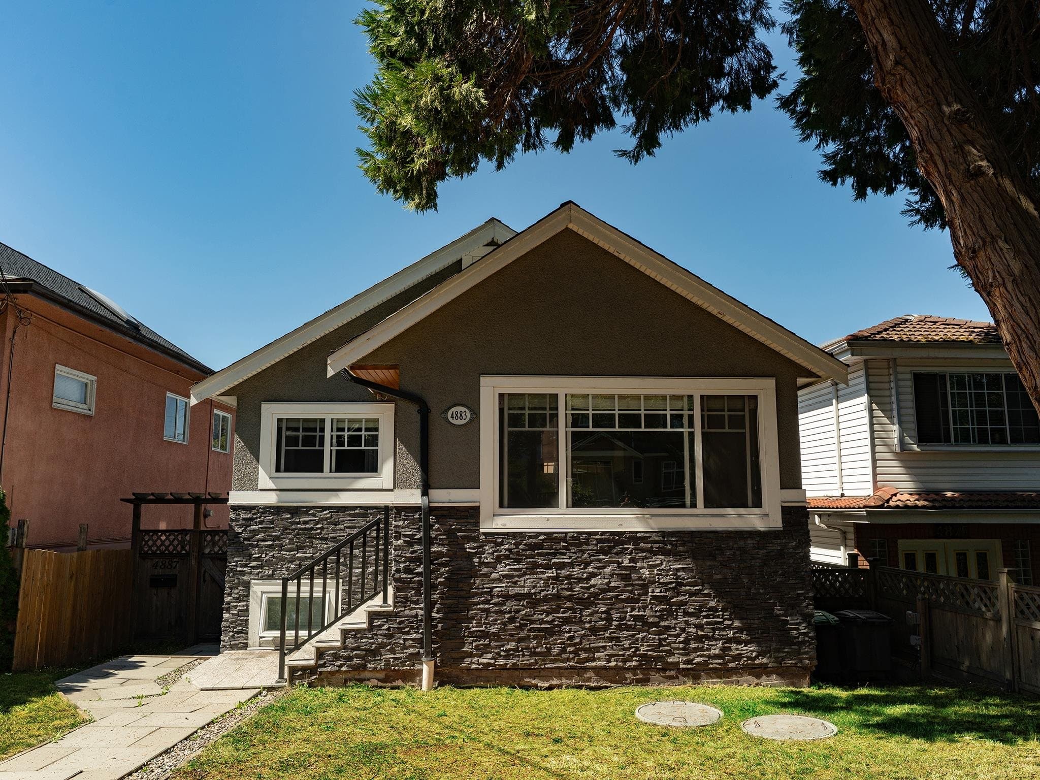 4883 Beatrice Street, Vancouver, V5N 4J5 — photo 1