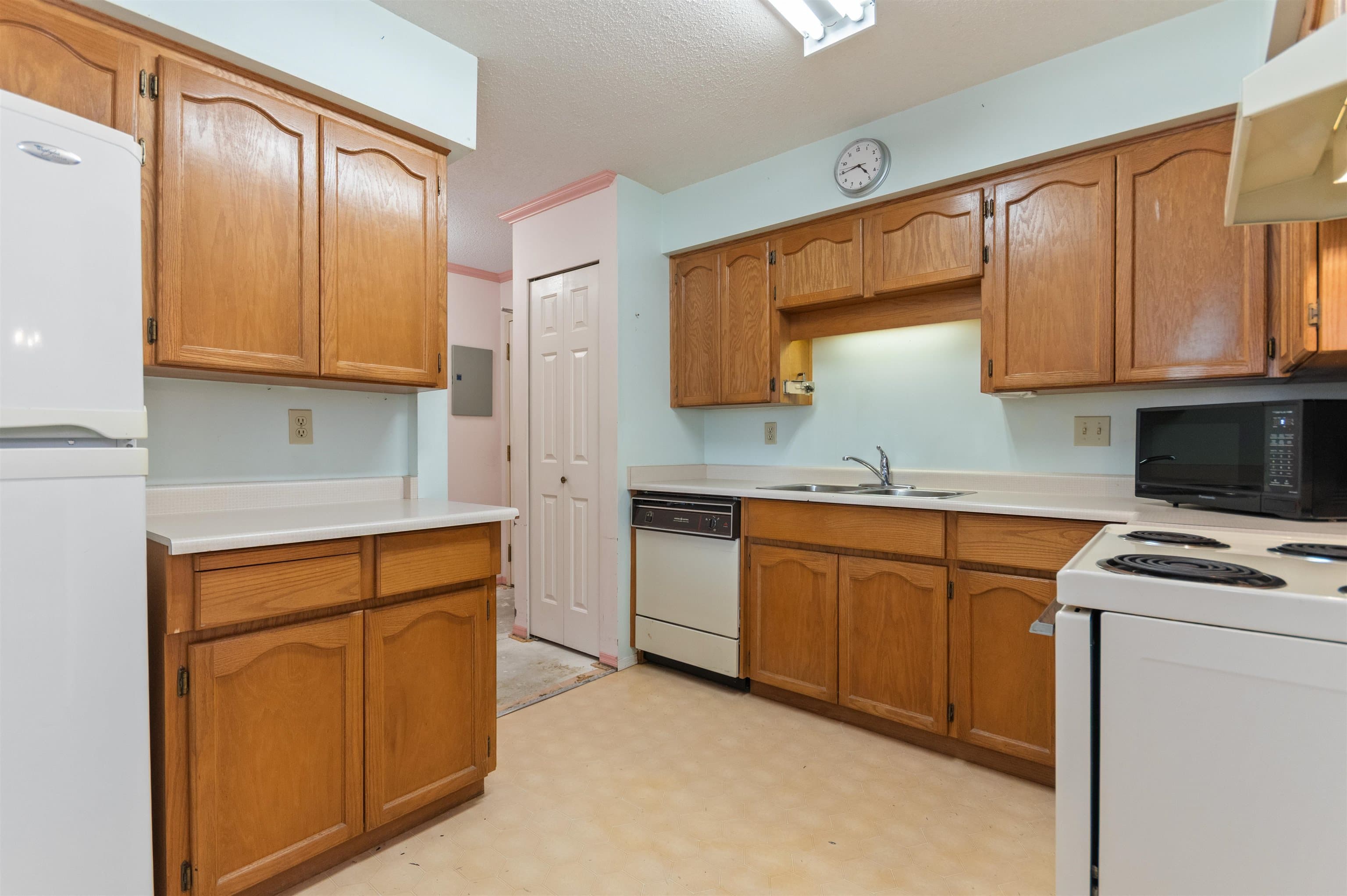 202 - 8725 Elm Drive, Chilliwack, V2P 4Y3 — photo 3