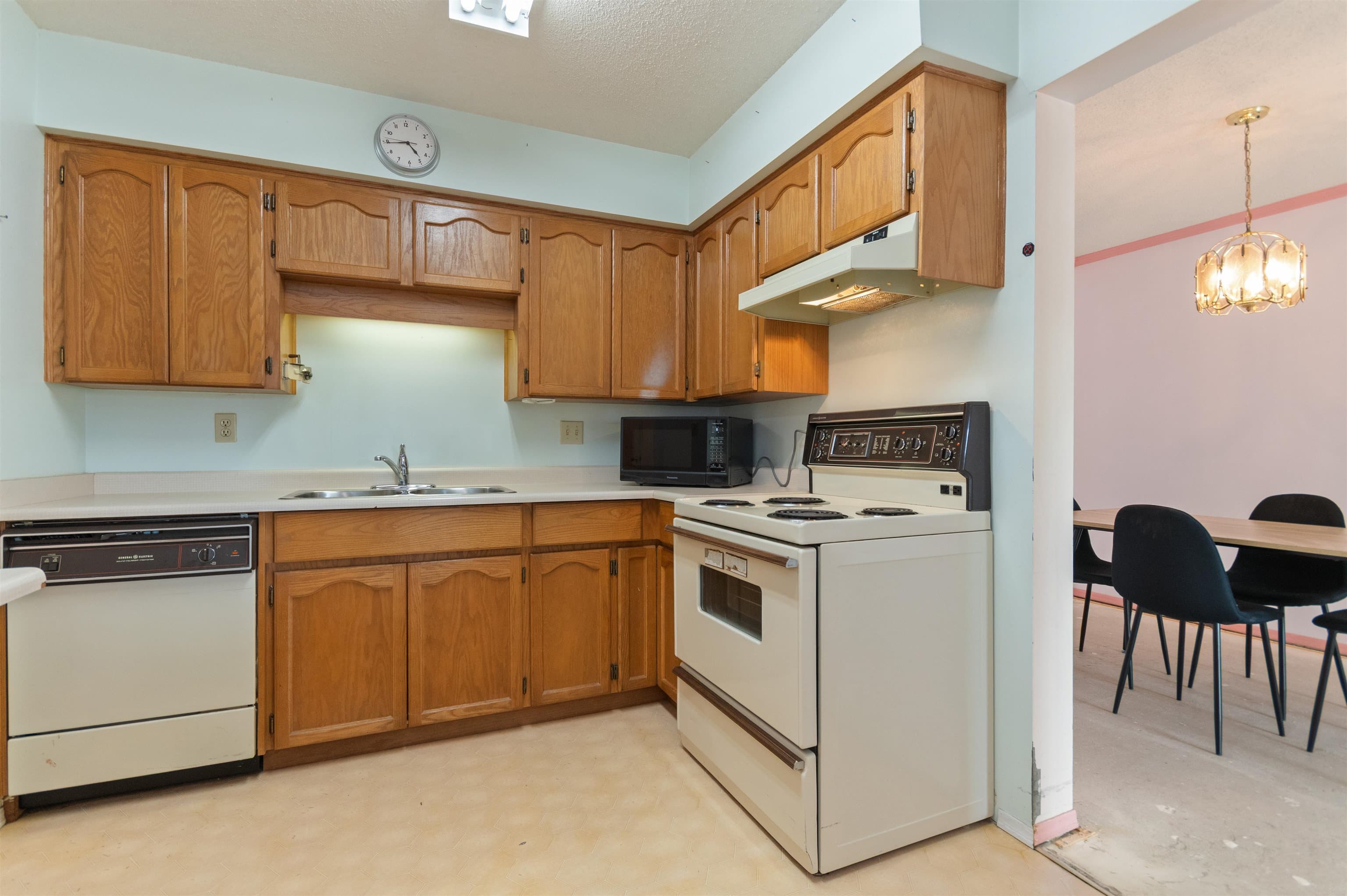202 - 8725 Elm Drive, Chilliwack, V2P 4Y3 — photo 5