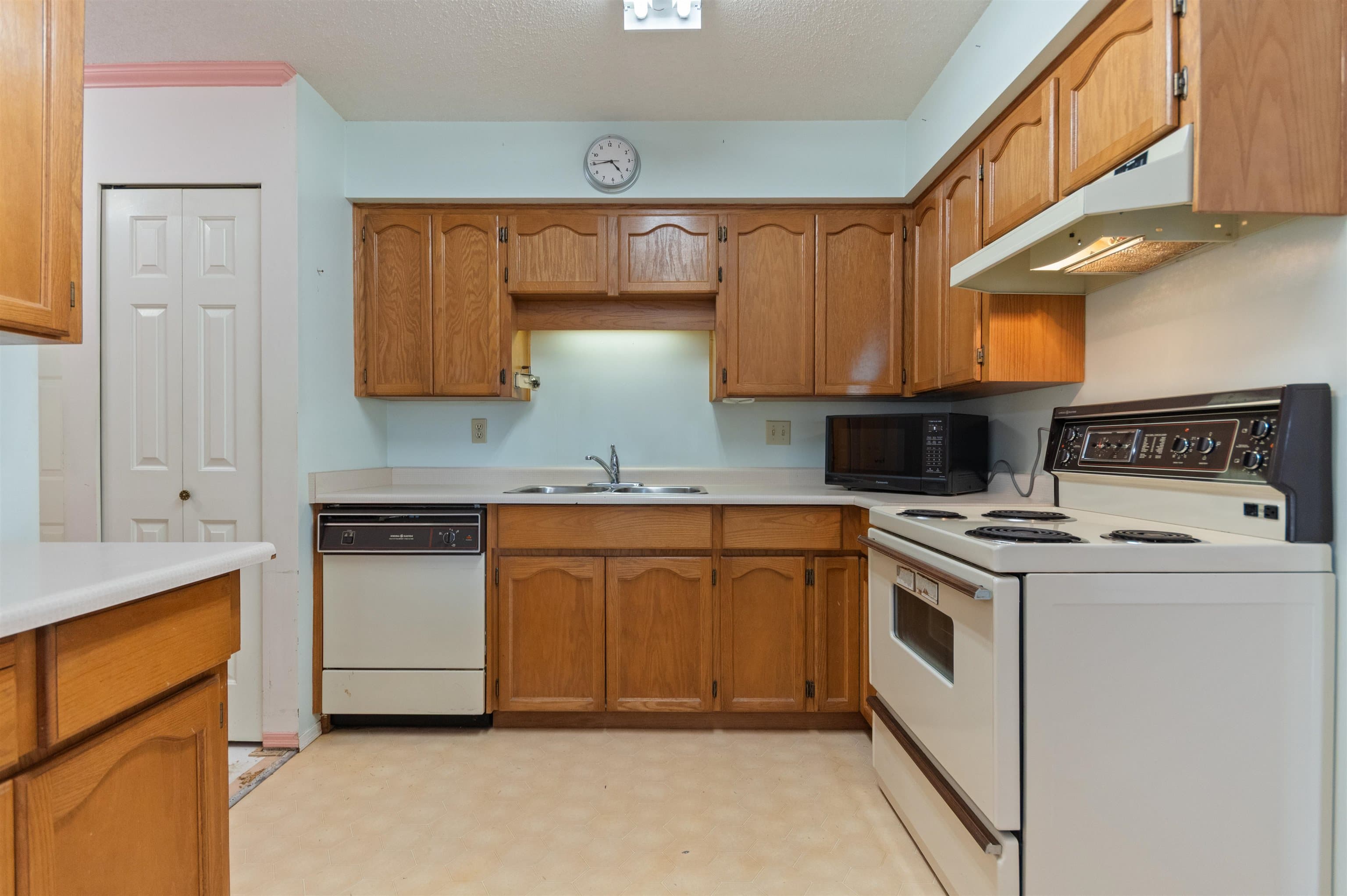 202 - 8725 Elm Drive, Chilliwack, V2P 4Y3 — photo 4