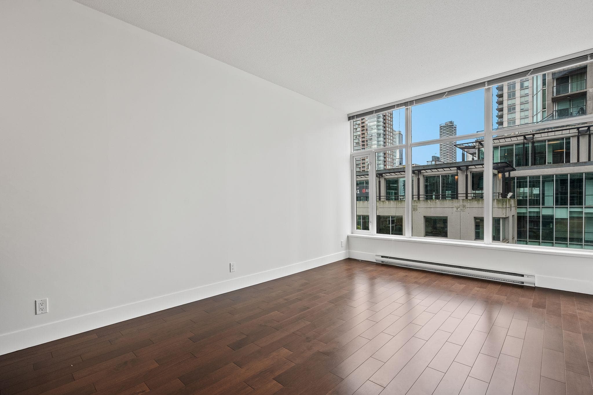 702 - 888 Homer Street, Vancouver, V6B 0H7 — photo 4