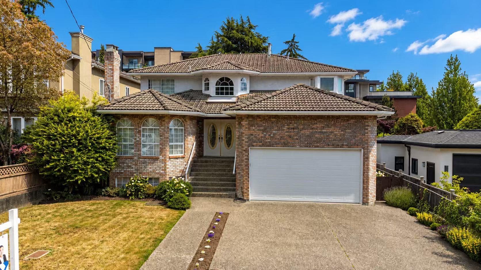 7758 Mcgregor Avenue, Burnaby, V5J 4H5 — photo 1