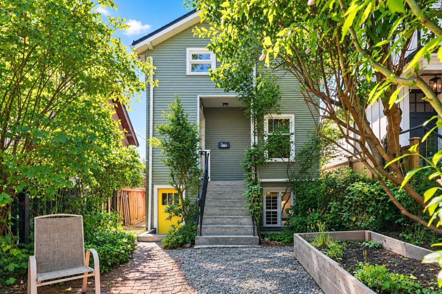 2764 Dundas Street, Vancouver, V5K 1R2 — photo 1