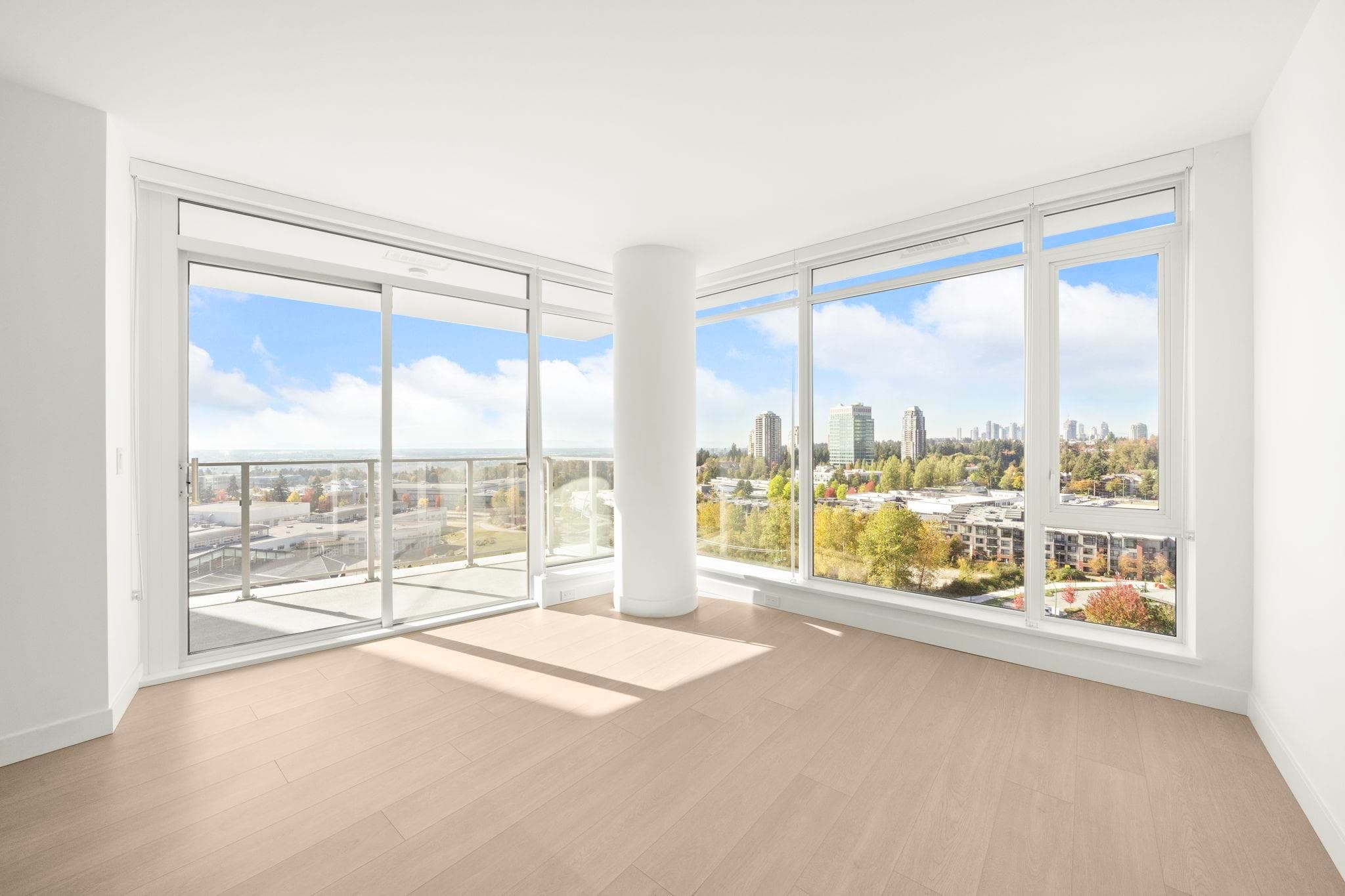 1601 - 7683 Park Crescent, Burnaby, V3N 0J4 — photo 2