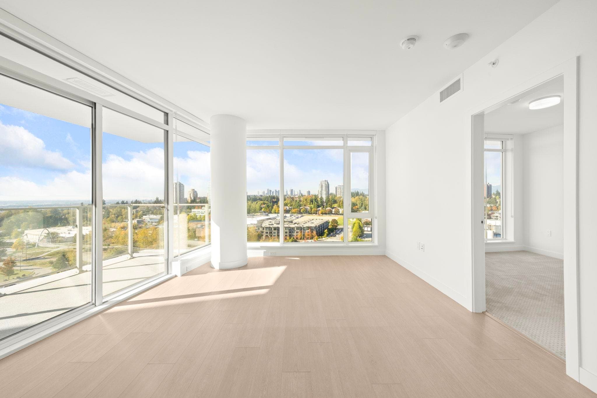 1601 - 7683 Park Crescent, Burnaby, V3N 0J4 — photo 1