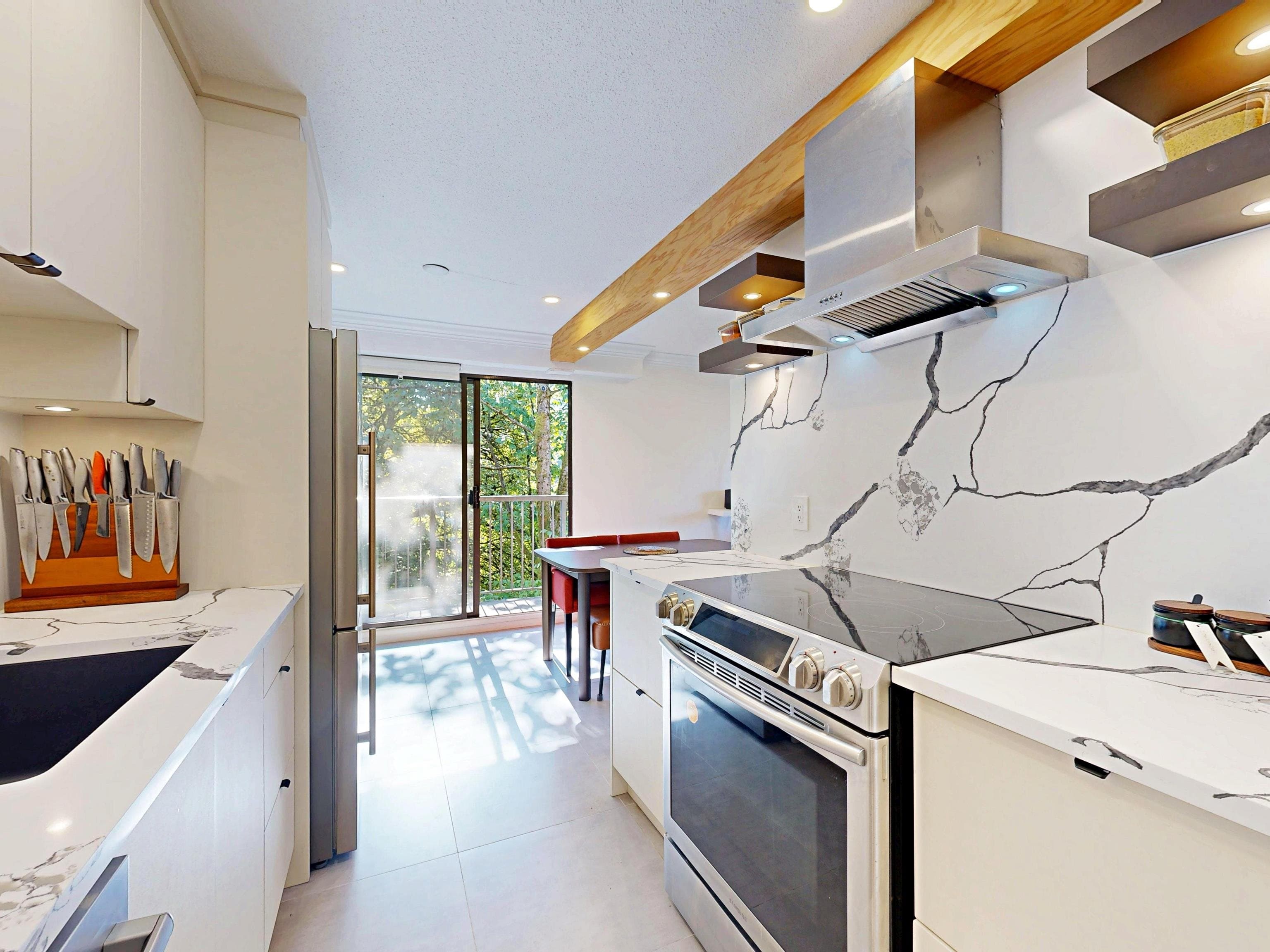 204 - 252 W 2nd Street, North Vancouver, V7M 1C8 — photo 2
