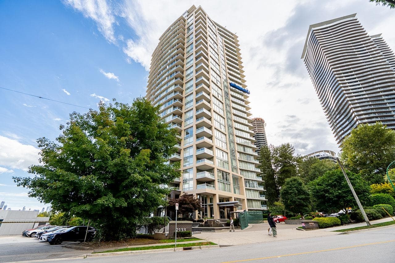 201 - 2133 Douglas Road, Burnaby, V5C 0E9 — photo 3