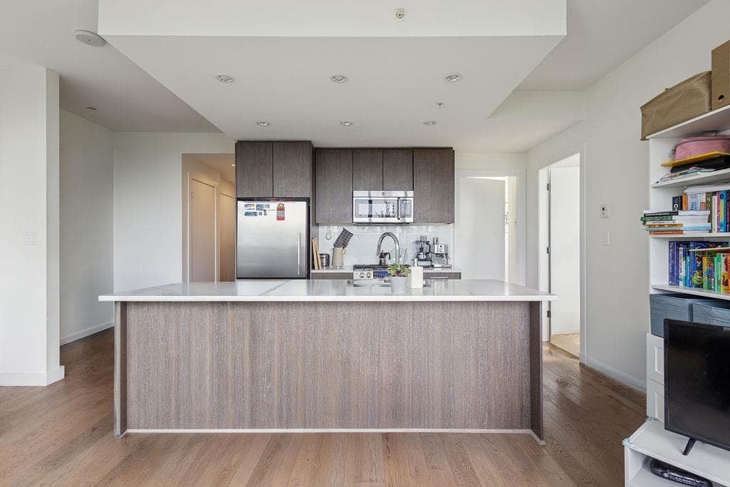 702 - 9060 University Crescent, Burnaby, V5A 0E1 — photo 5