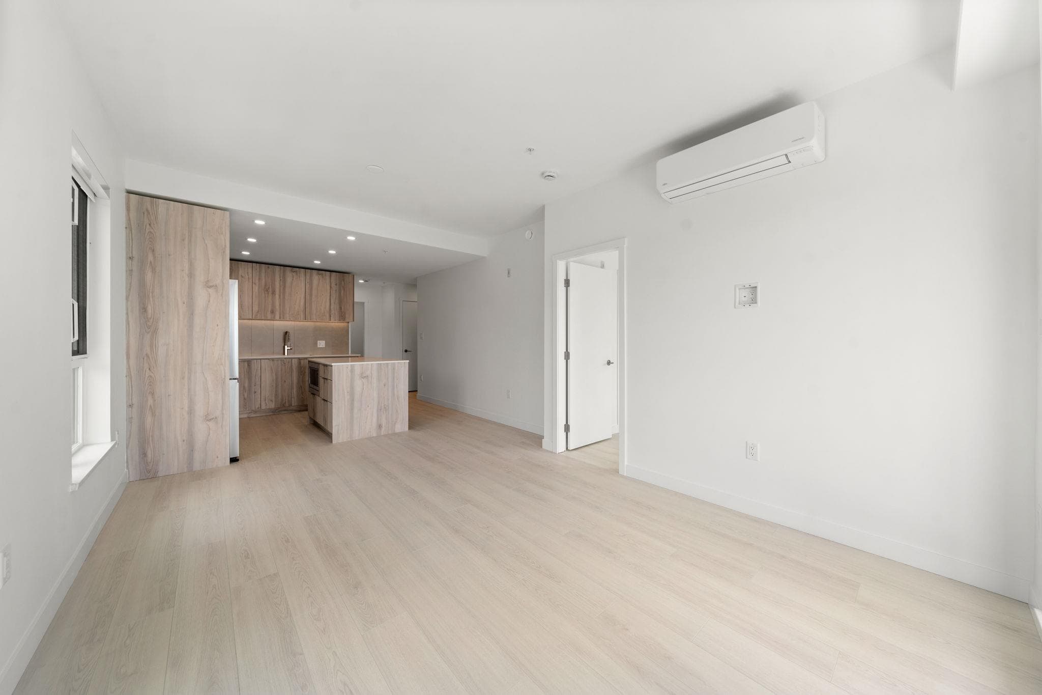 404 - 3594 Malsum Drive, North Vancouver, V7G 0B4 — photo 5