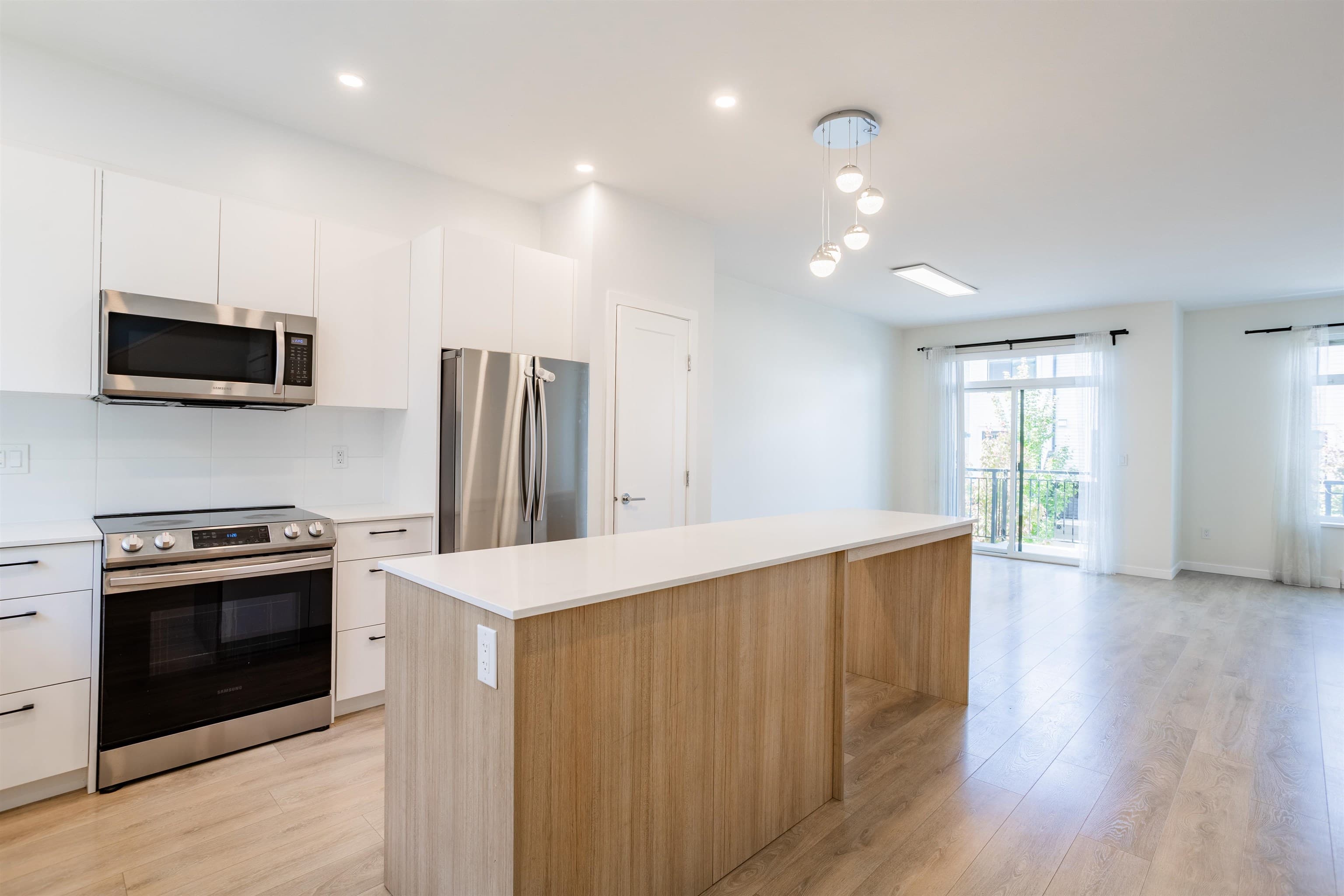 33 - 15235 Sitka Drive, Surrey, V3S 0A9 — photo 4