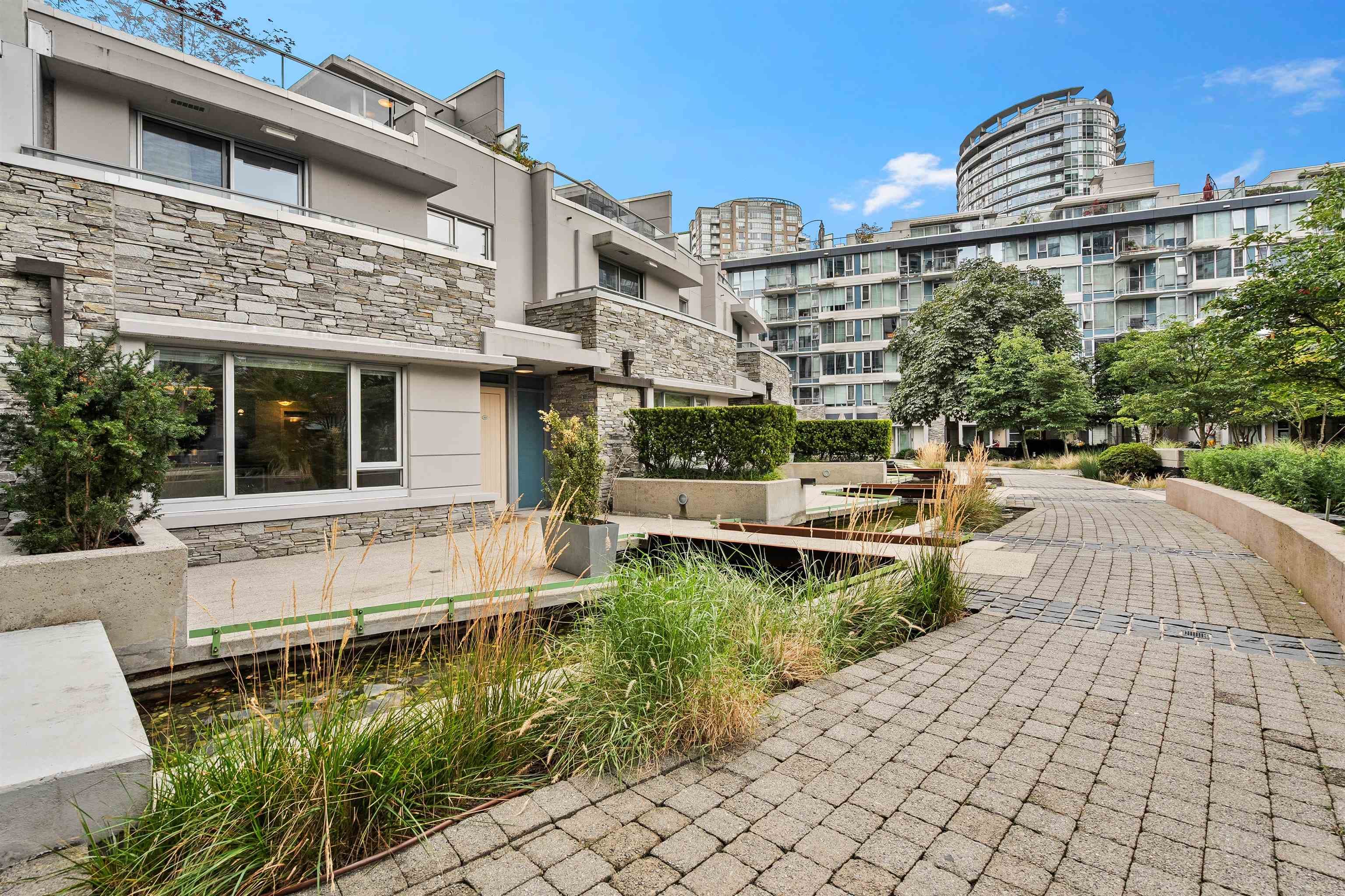 221 - 188 Keefer Place, Vancouver, V6B 0J1 — photo 2