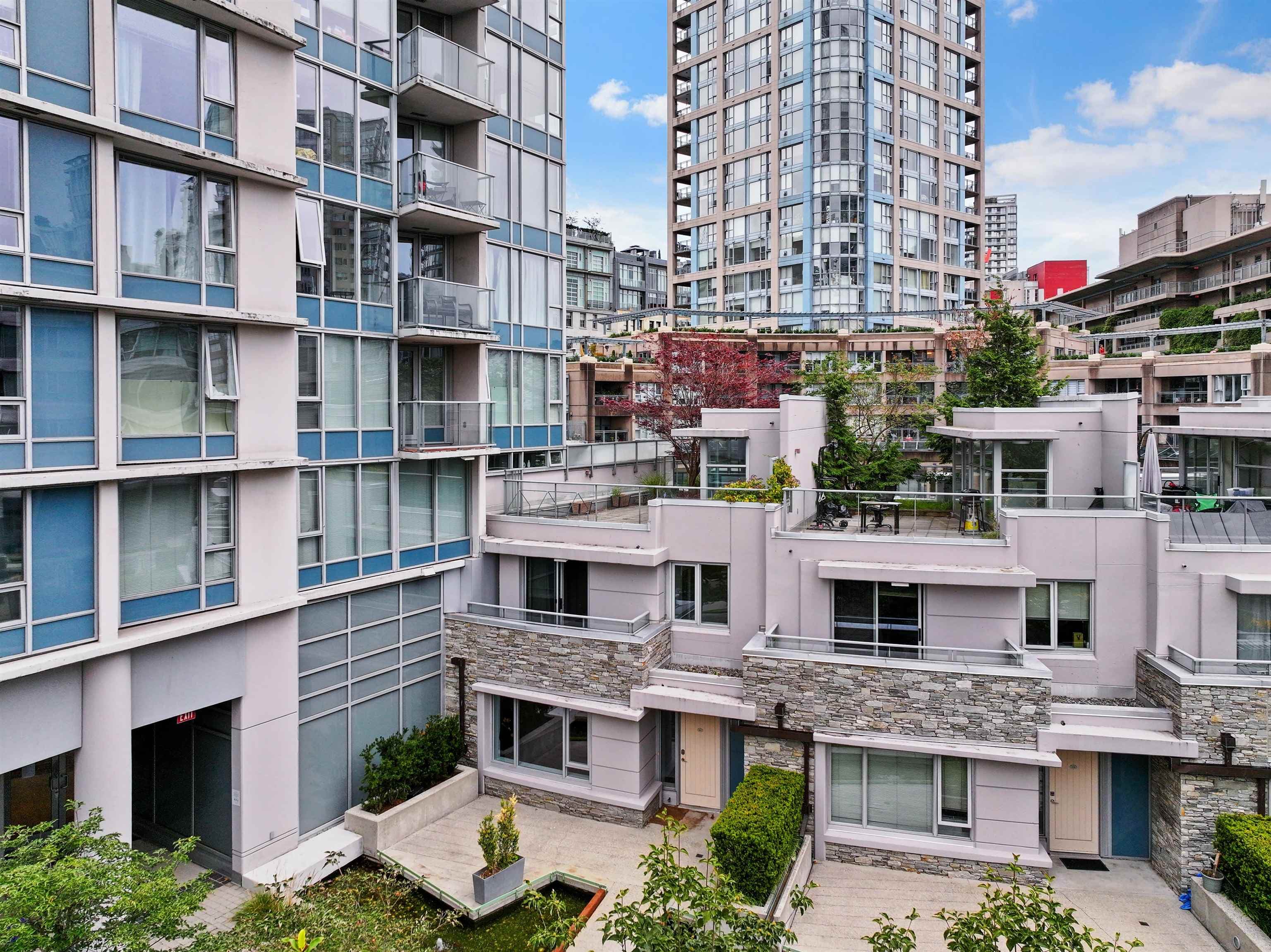221 - 188 Keefer Place, Vancouver, V6B 0J1 — photo 1