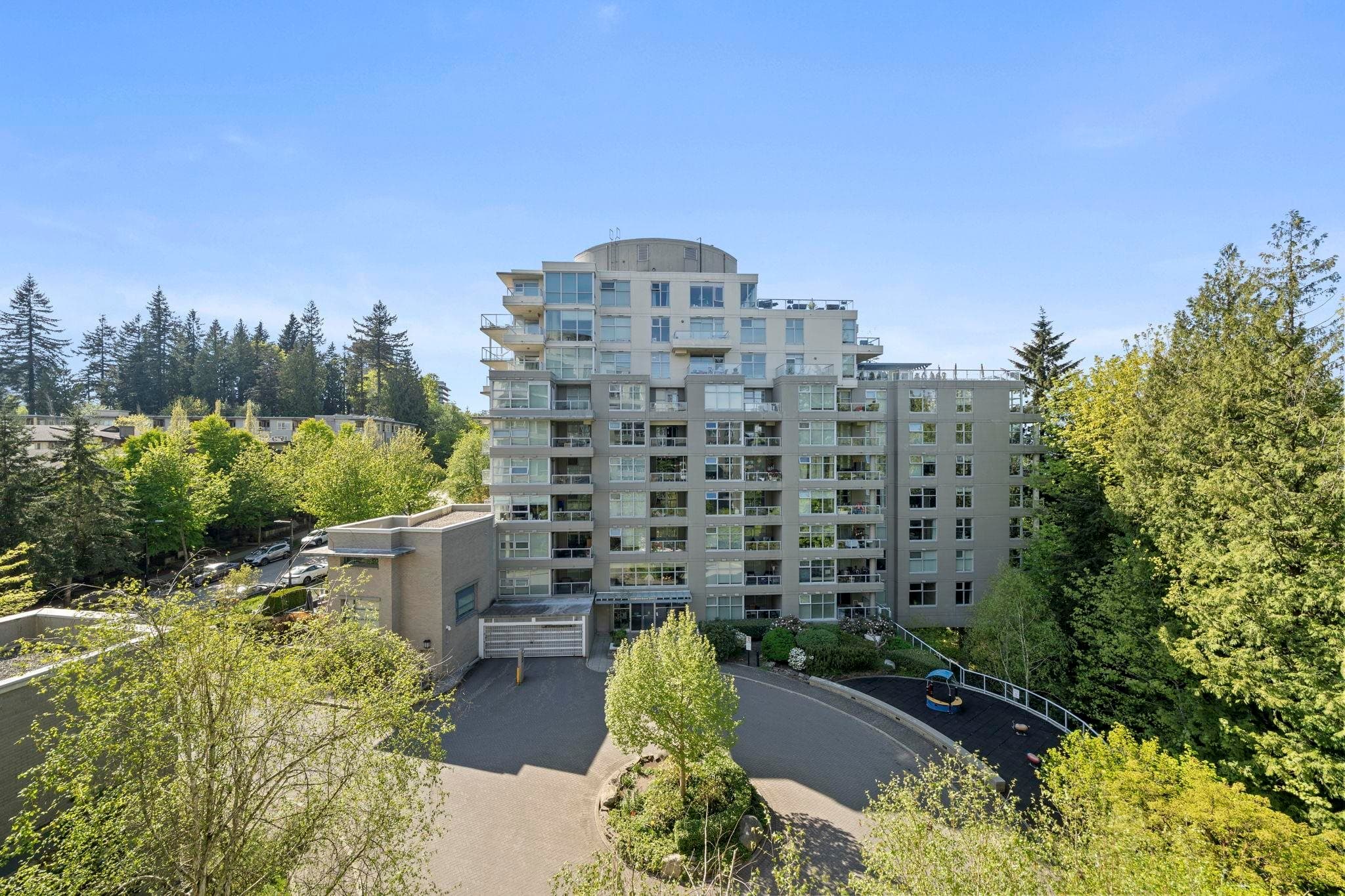 605 - 9262 University Crescent, Burnaby, V5A 0A4 — photo 2