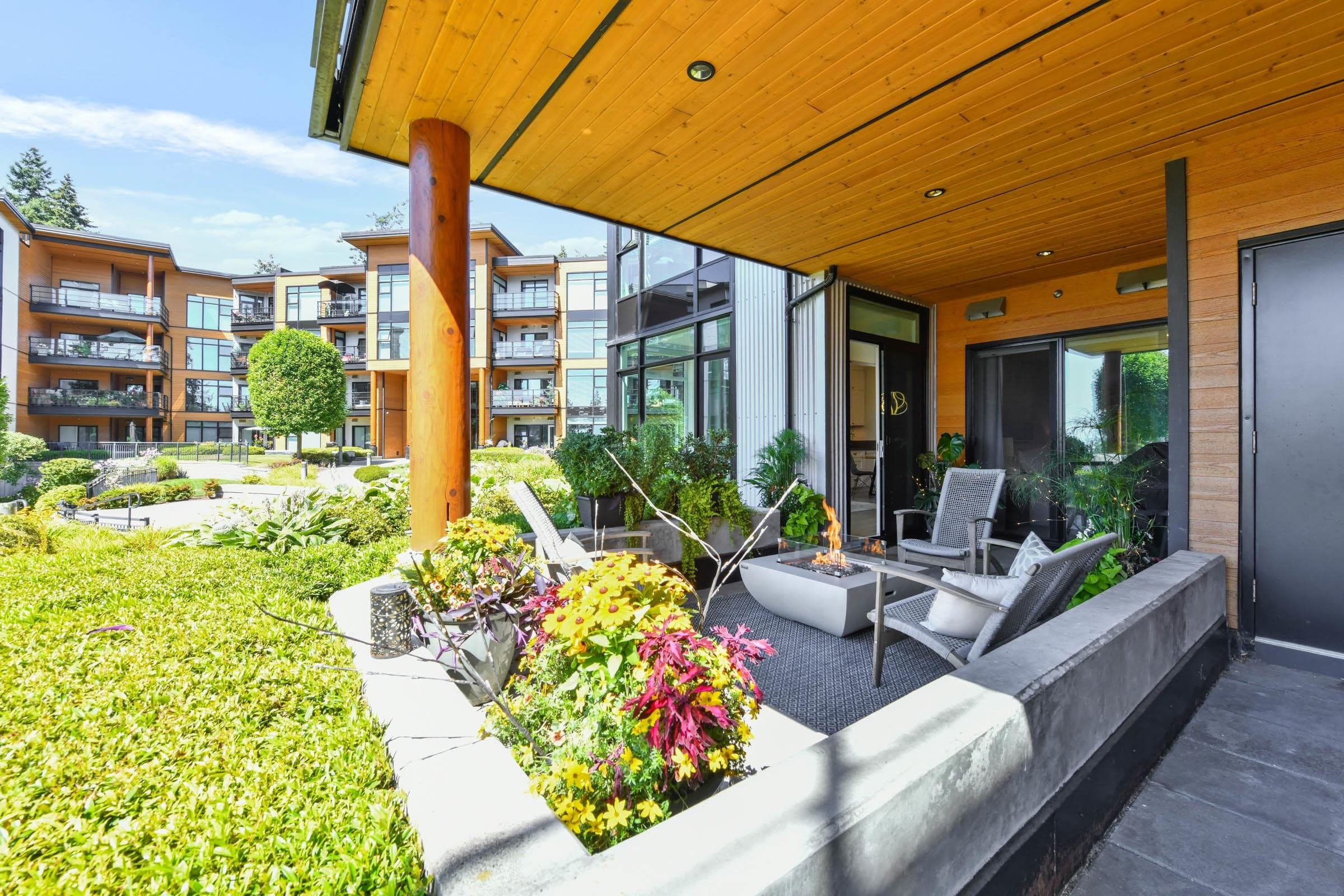 216 - 14855 Thrift Avenue, White Rock, V4B 2J6 — photo 3