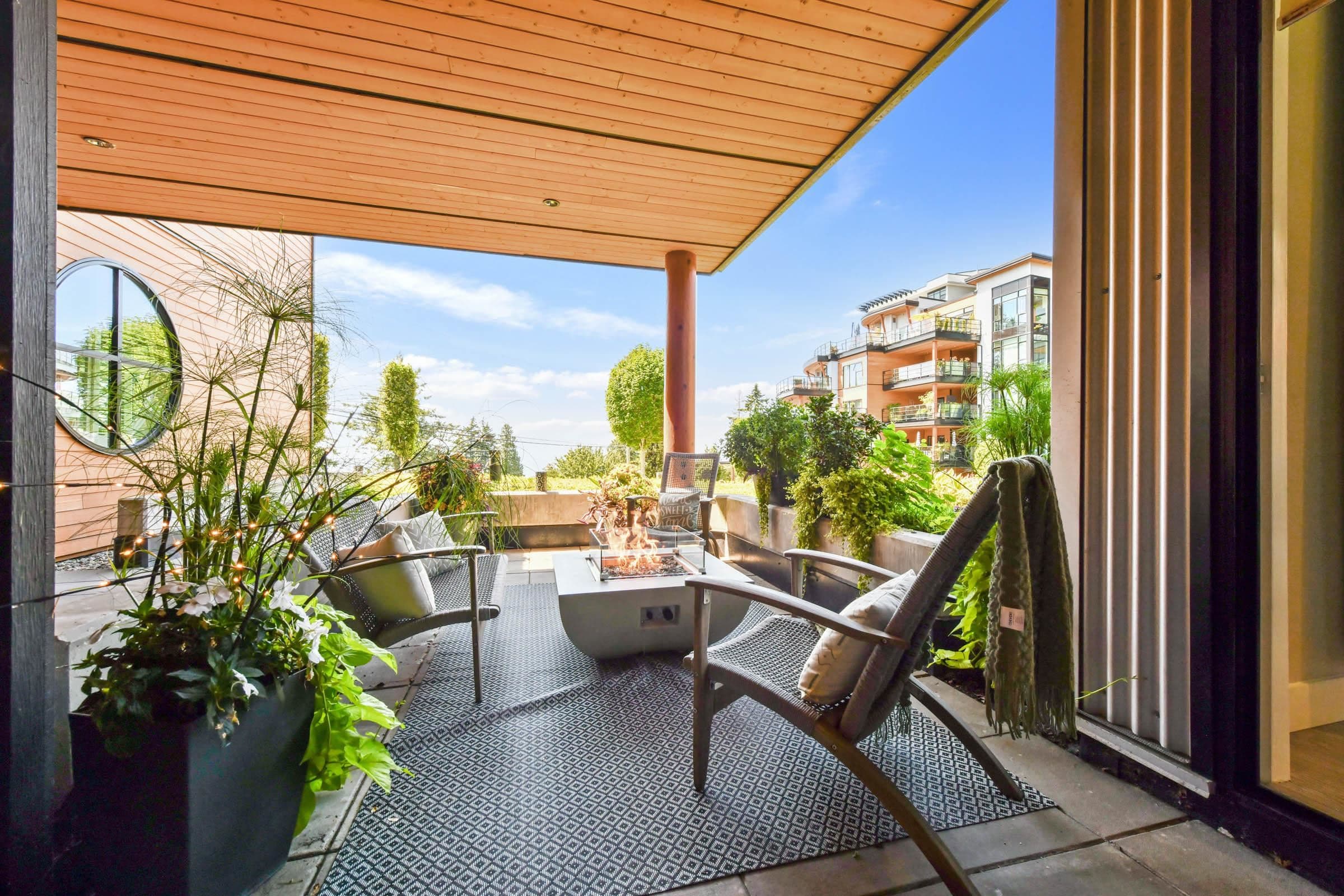 216 - 14855 Thrift Avenue, White Rock, V4B 2J6 — photo 4