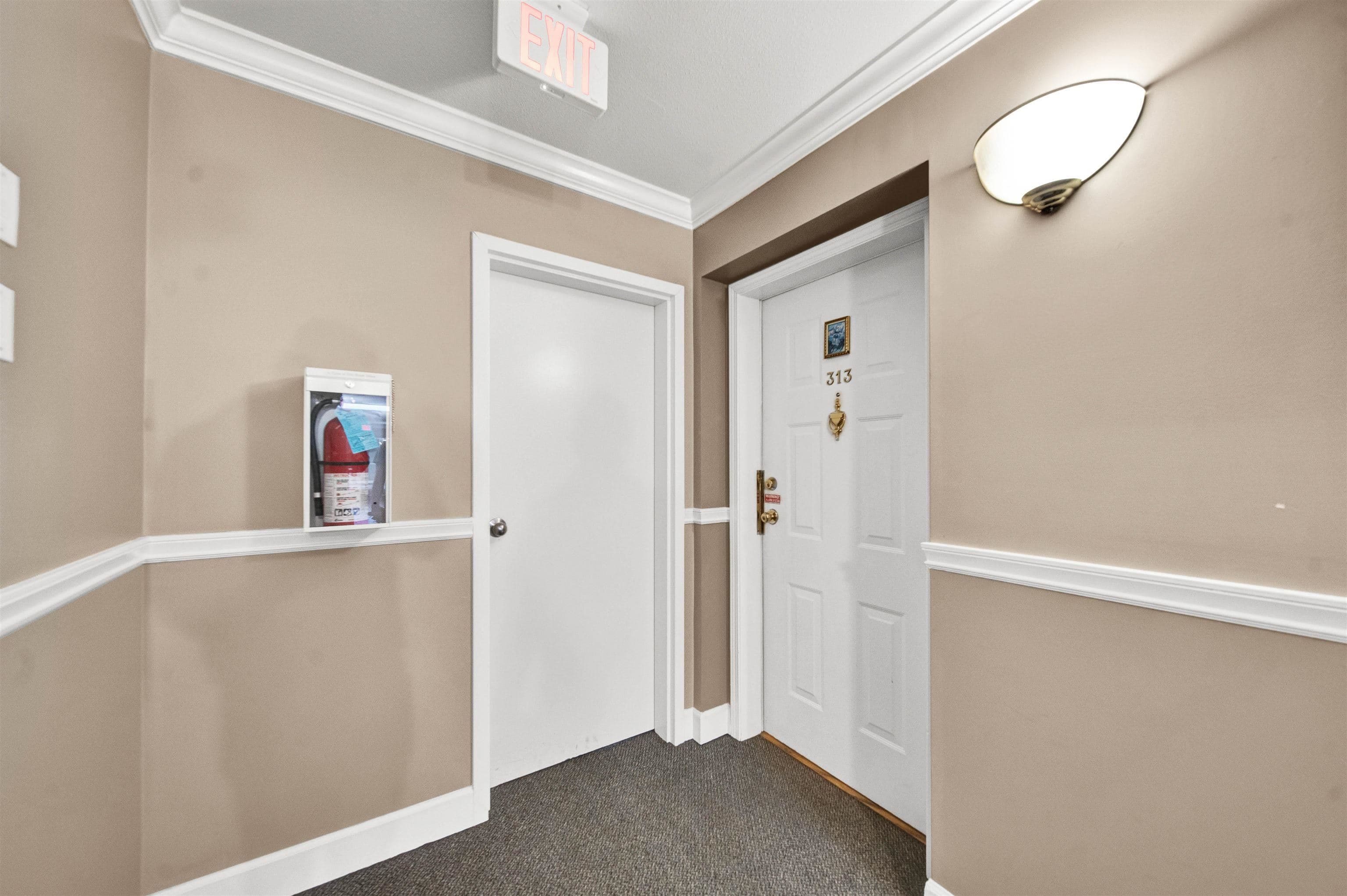 313 - 9763 140 Street, Surrey, V3T 4M4 — photo 2