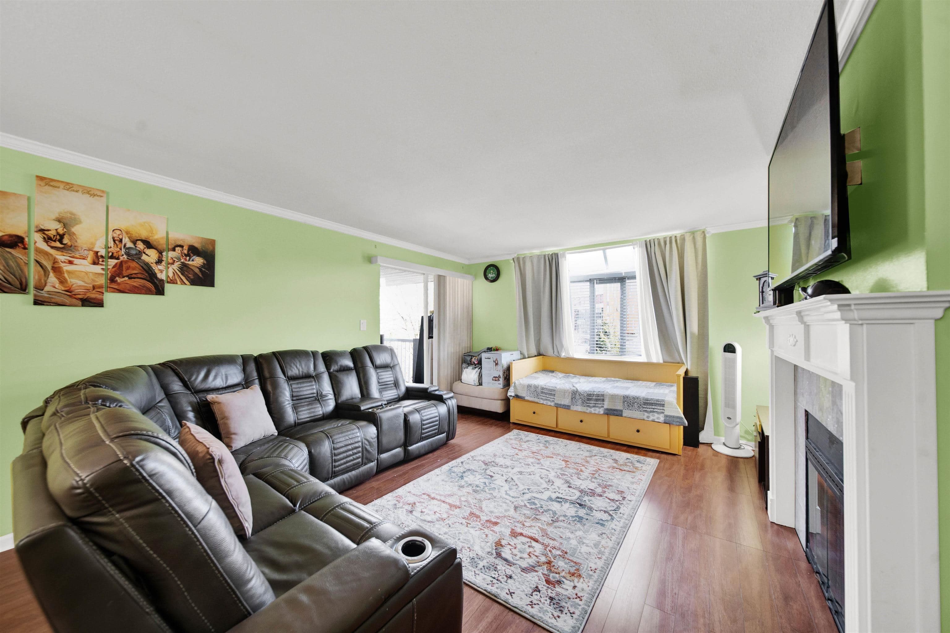 313 - 9763 140 Street, Surrey, V3T 4M4 — photo 3