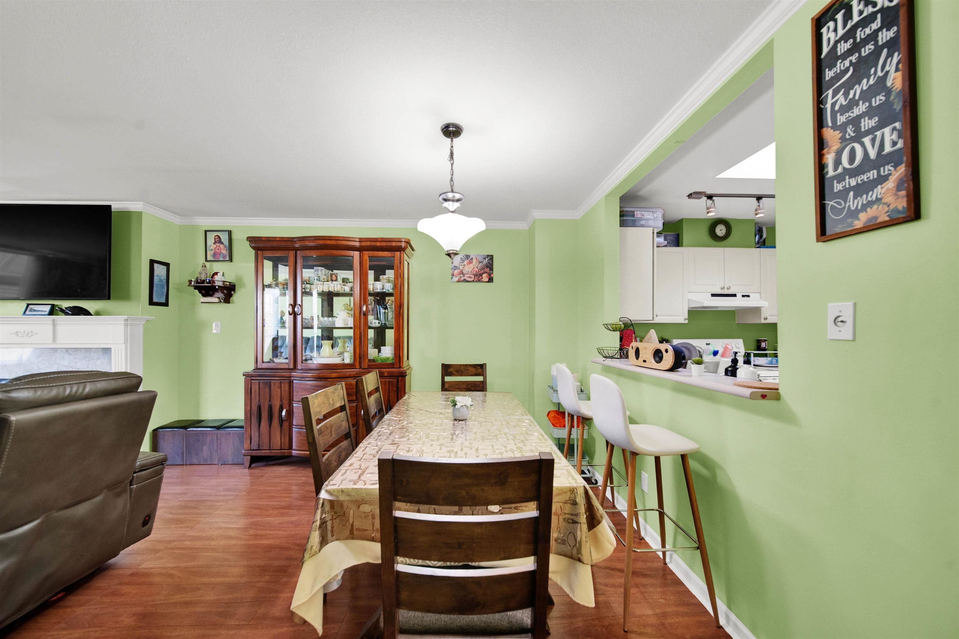 313 - 9763 140 Street, Surrey, V3T 4M4 — photo 4