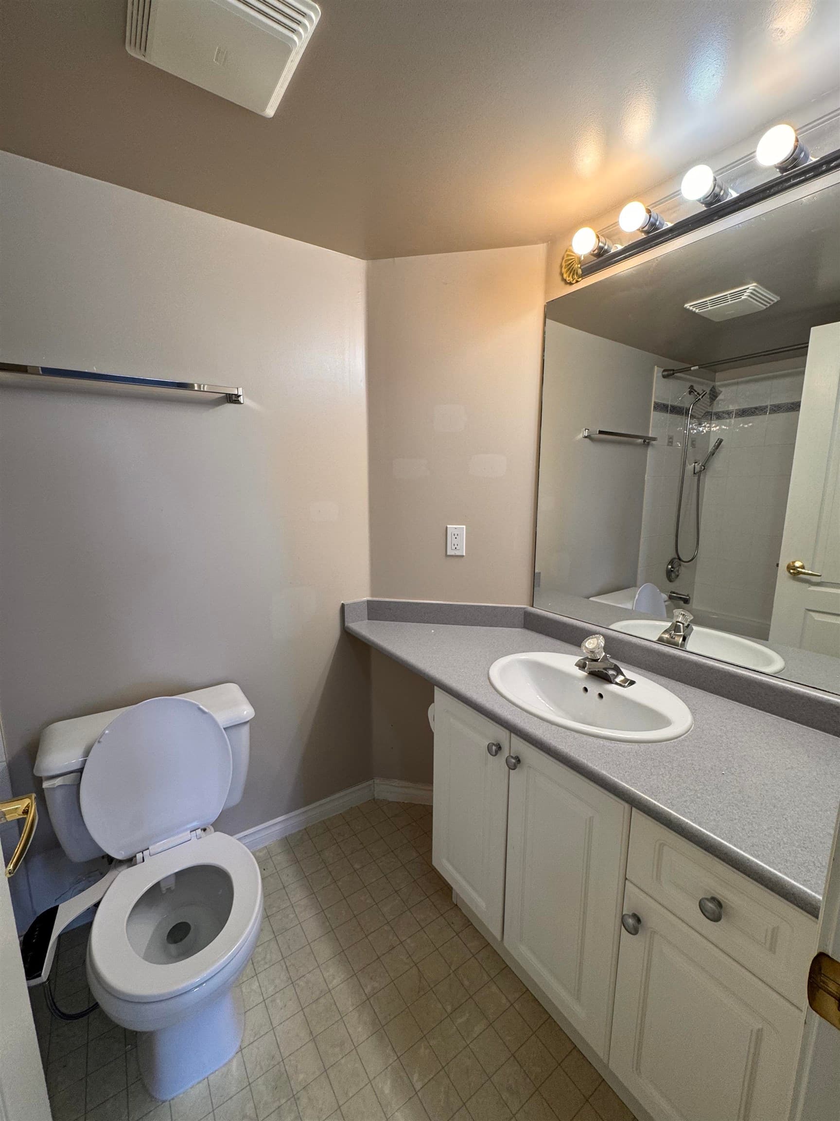 510 - 22230 North Avenue, Maple Ridge, V2X 2L5 — photo 2